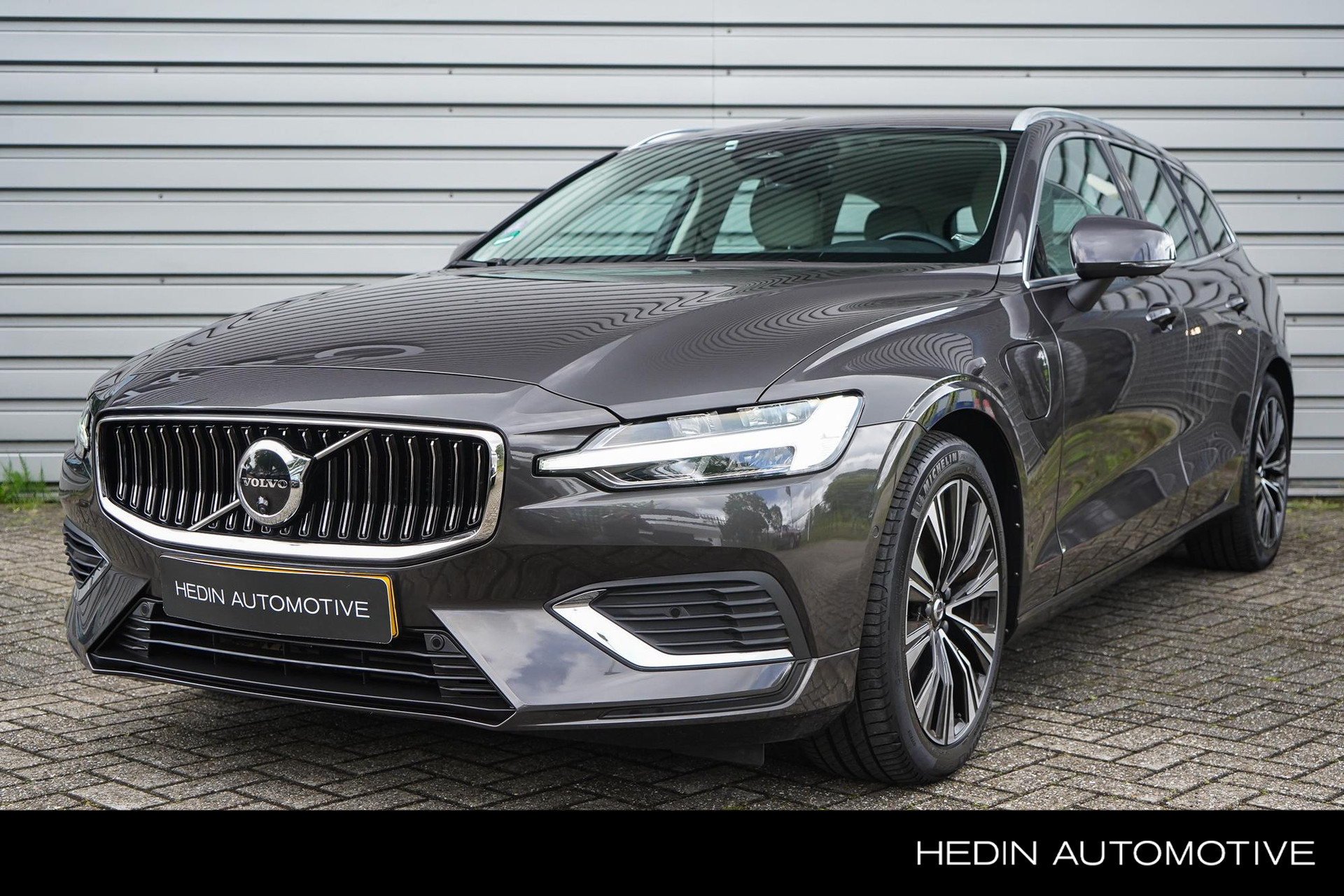 Volvo V60 2.0 T6 Plug-in hybrid AWD Plus Bright Adaptieve Cruise Control met Pilot assist