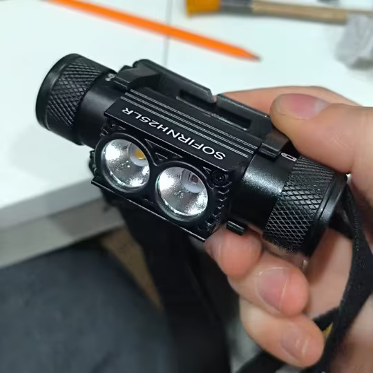 Latarka czołowa Sofirn H25LR (możliwe ~30zł z monetami)  - akumulator 2200mAh, białe i czerwone światło, czołówka, wysyłka z Polski - $11.82