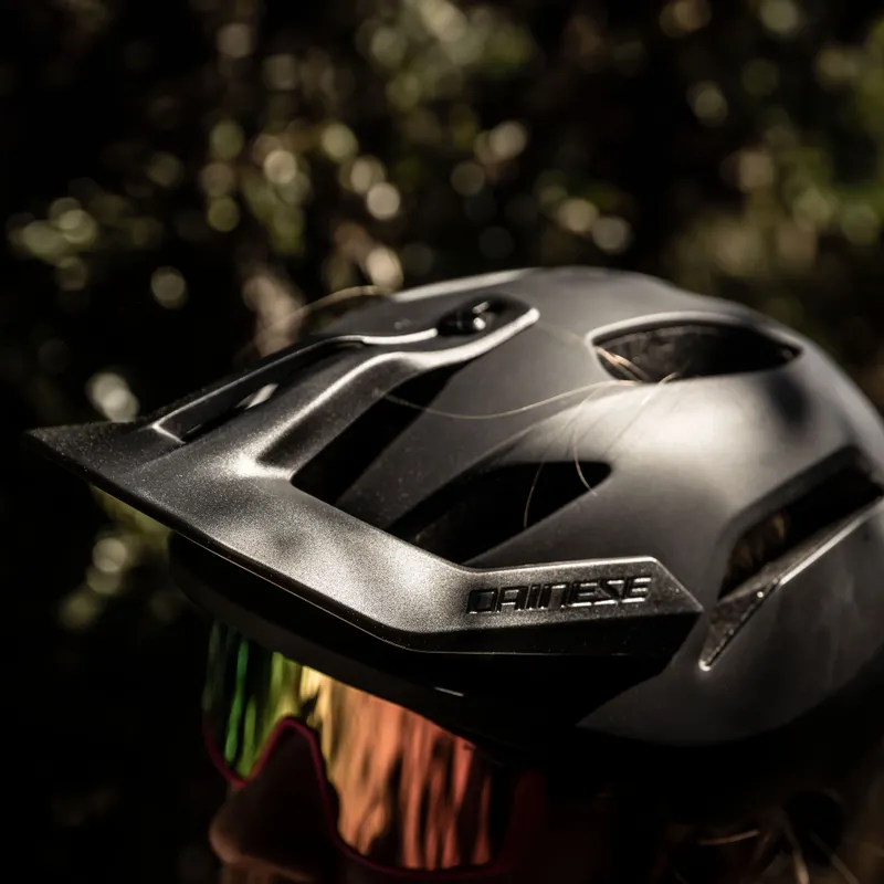 Kask rowerowy Dainese Linea 03 black/black rozm. S-M