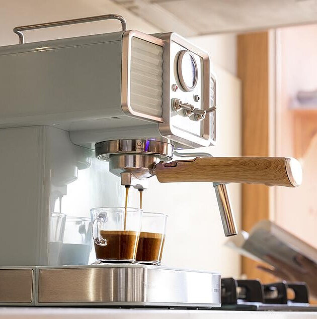 Ekpres kolbowy Cecotec Power Espresso 20 Tradizionale + Zestaw noży za 1zł