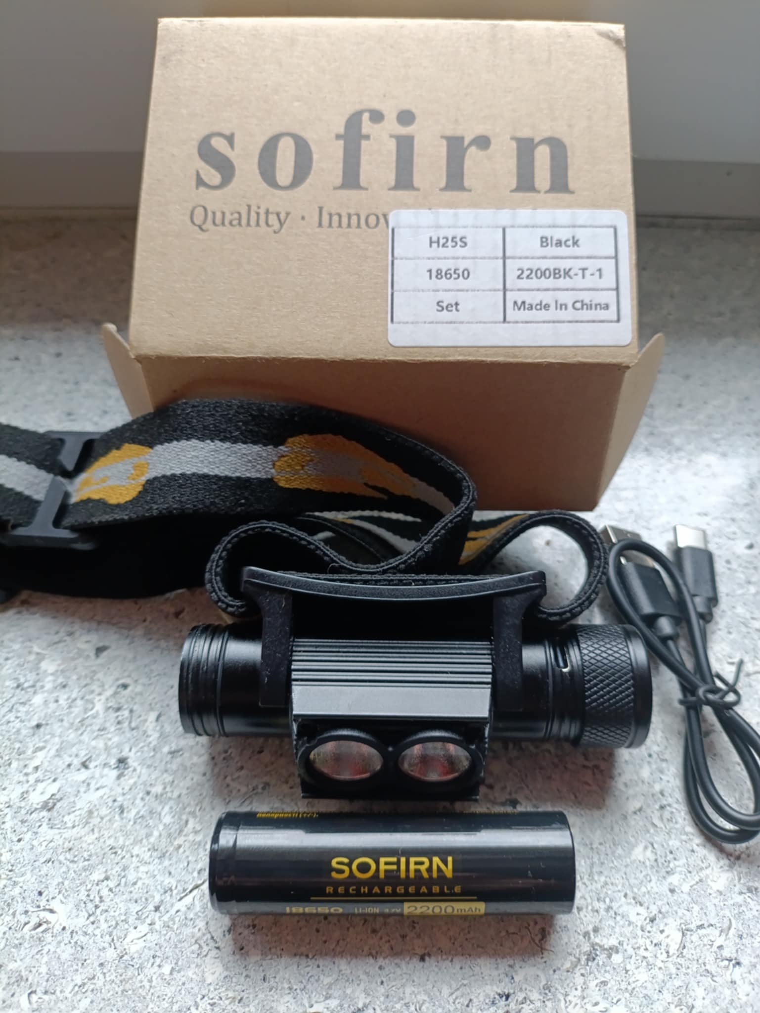 Latarka czołowa Sofirn H25S 1200lm z baterią 2200mAh (cena z monetami)