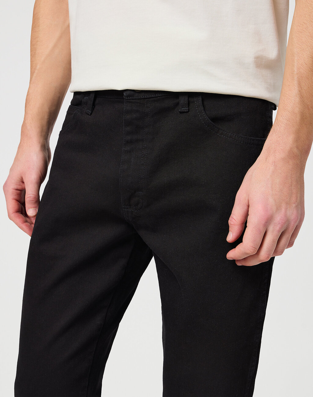 Wrangler - Męskie Czarne Jeansy Straight Leg