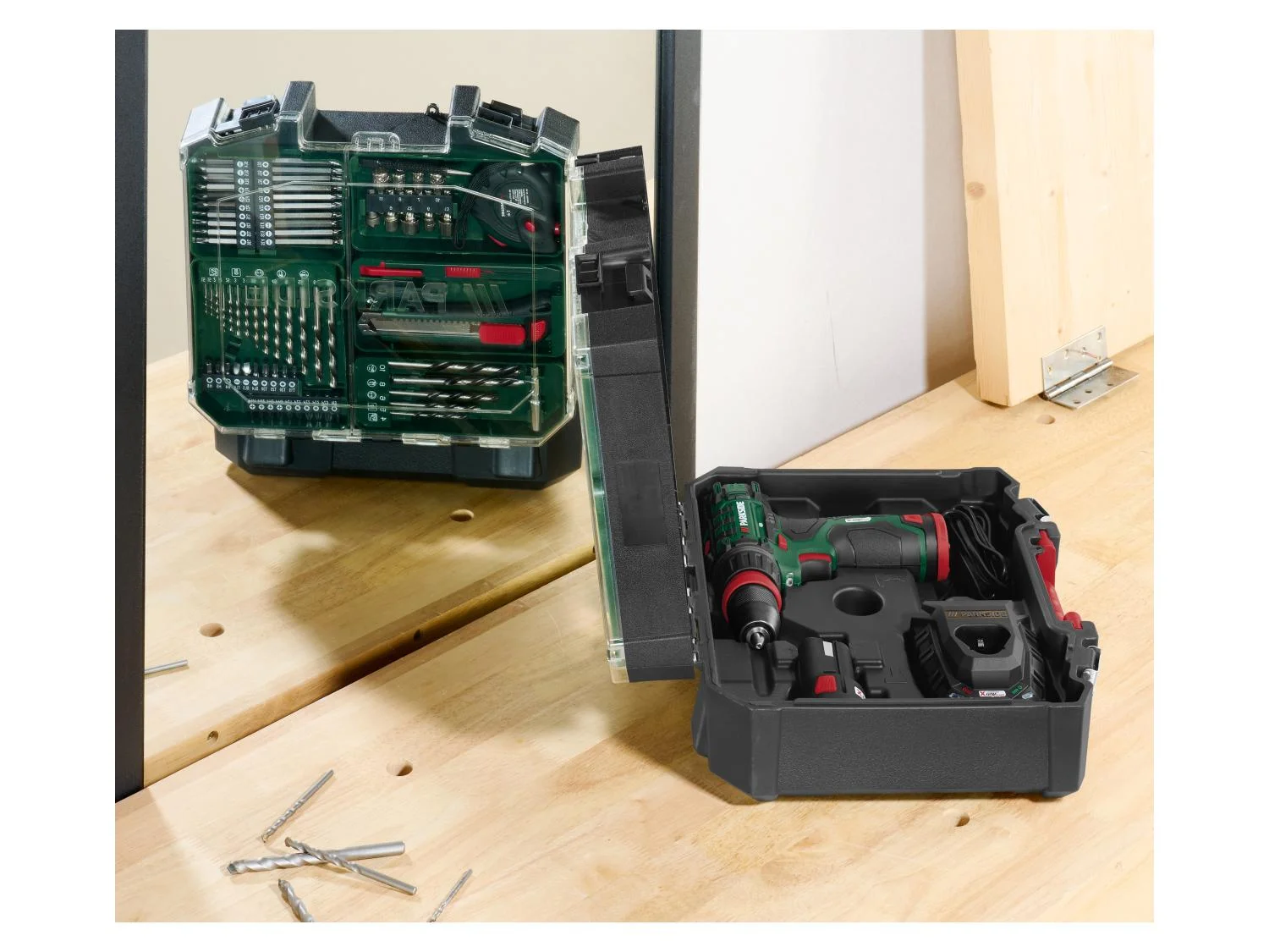 PARKSIDE® Zestaw startowy w walizce z akcesoriami, akumulatorowa wiertarkowkrętarka 12 V, PBSA 12 E4 (z akumulatorem i ładowarką)