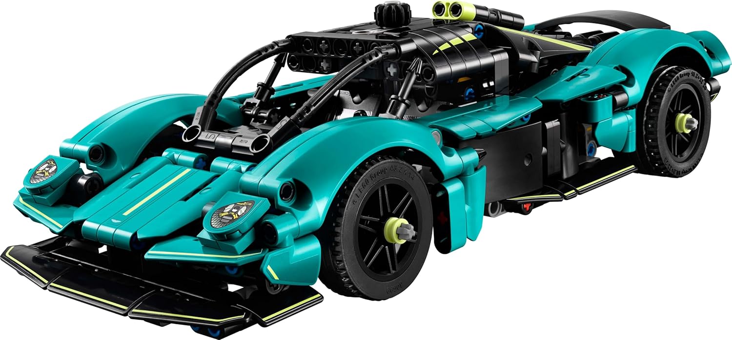 Klocki LEGO Technic Aston Martin Valkyrie + 30 PLN na przyszłe zakupy