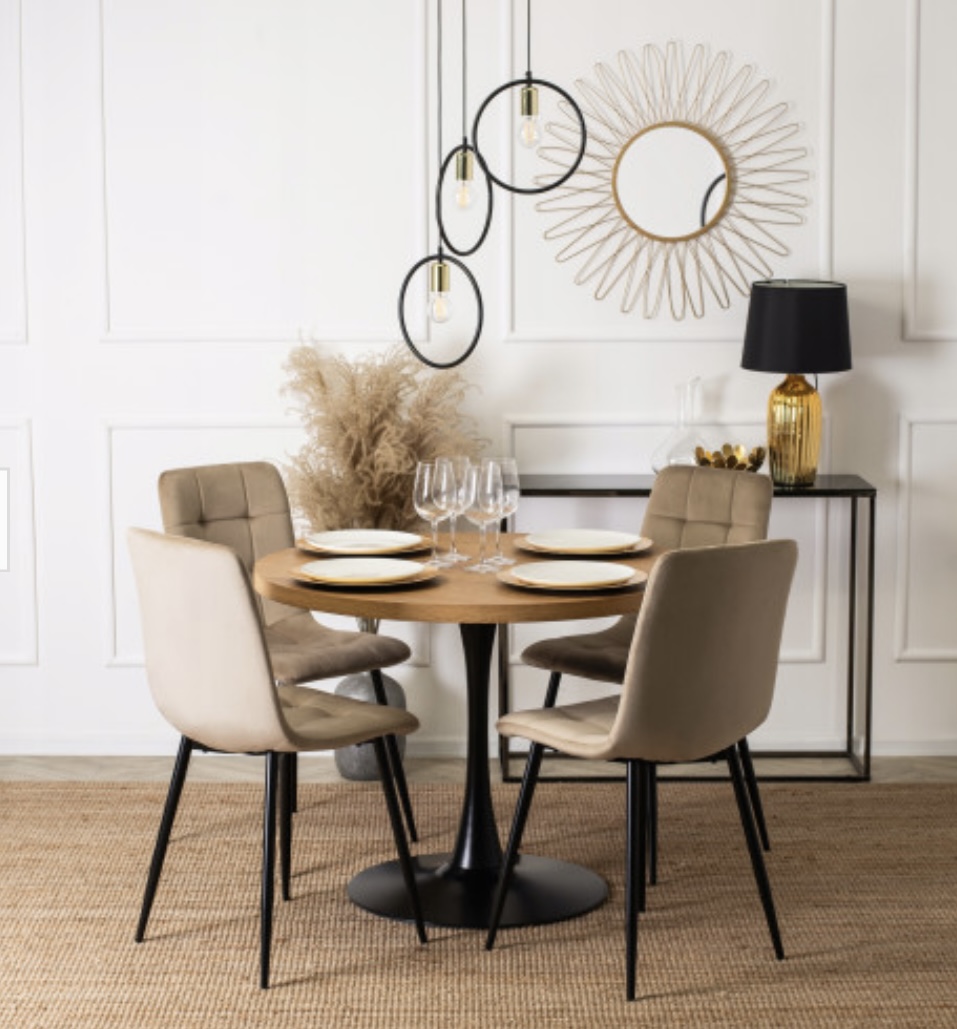 Zestaw stół z krzesłami