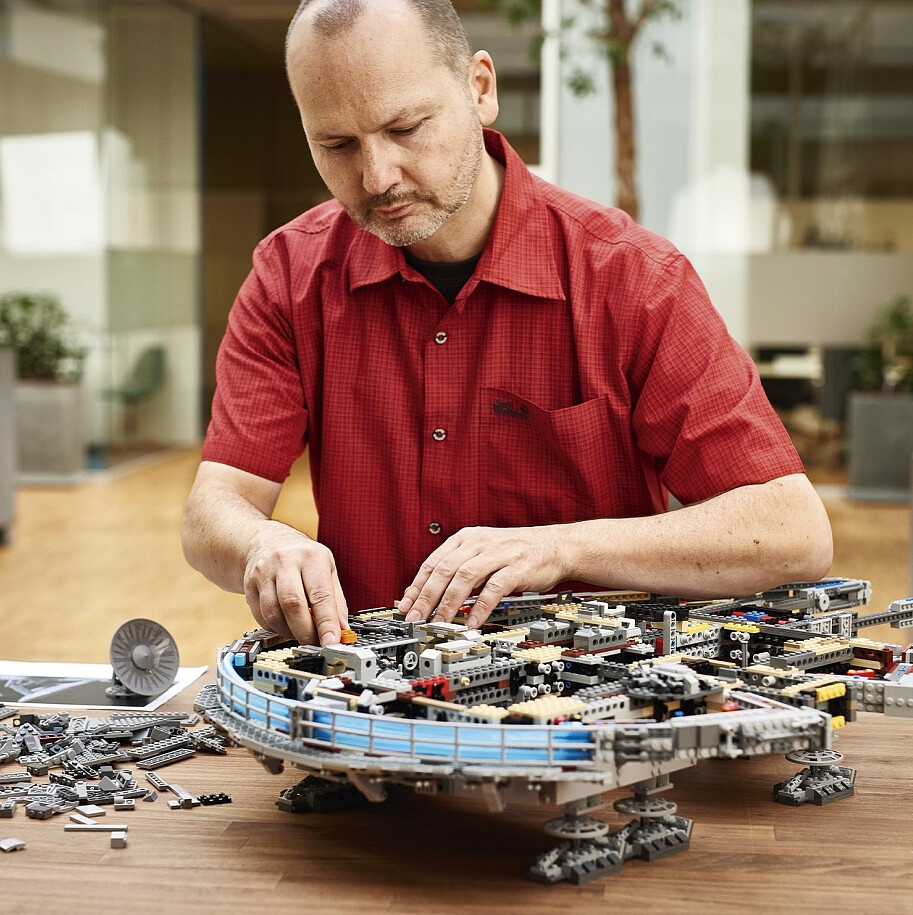 LEGO Star Wars Sokół Millennium 7541 elementów. Zestaw nr 75192