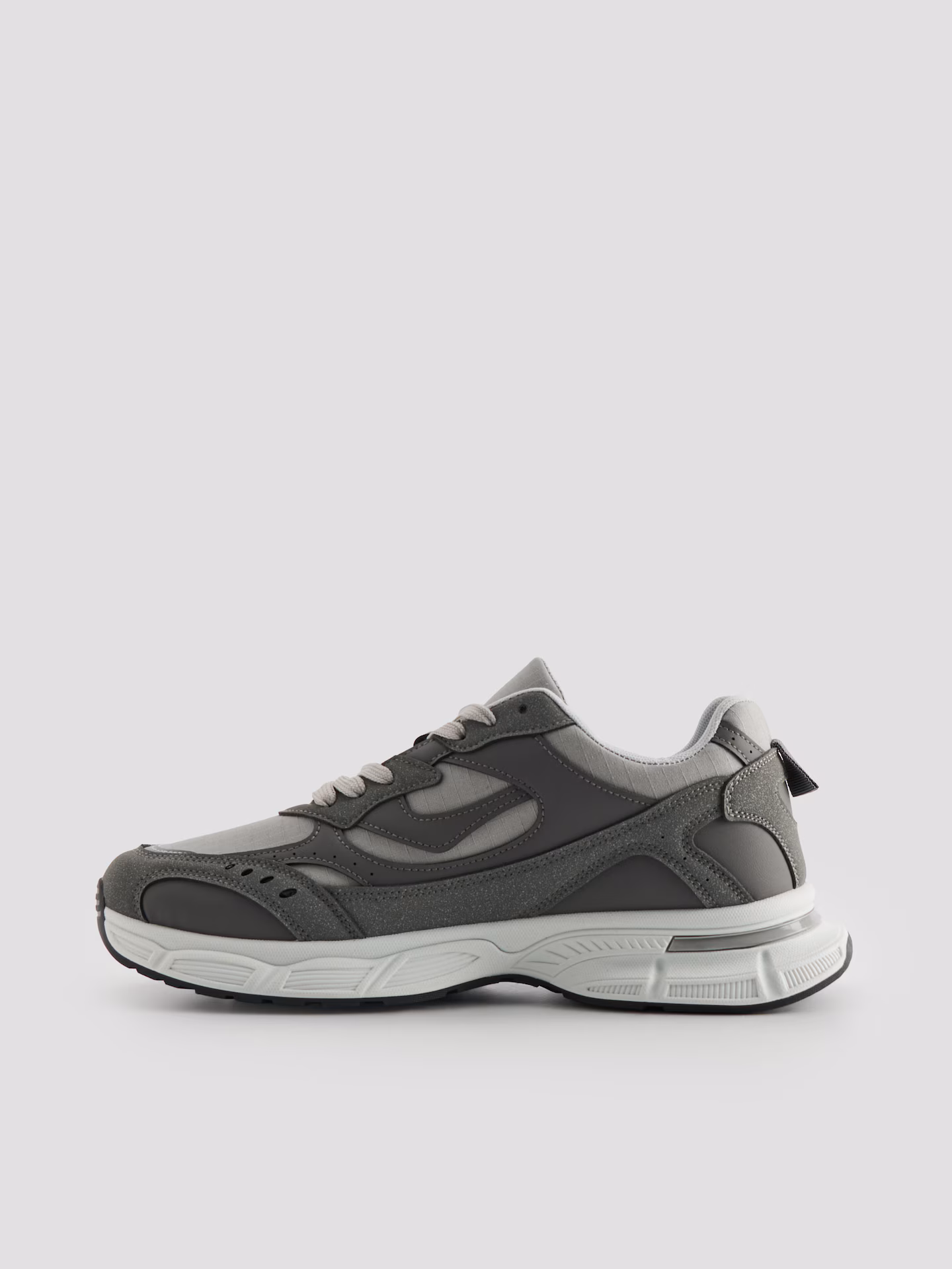 Buty Sneakersy z detalami z imitacji zamszu [różne rozmiary]