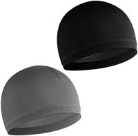 Czapki męskie, dwie sztuki