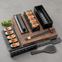 Zestaw do robienia sushi 11 sztuk. Różne kształty rolek ryżowych Sushiteller zestaw ze szczotką do czyszczenia dla miłośników sushi (czarny)