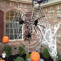 Dekoracja na na Halloween 3,5 m  trzy gigantyczne pająki + rozciągliwa pajęczyna