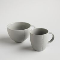 Kubek avior z motywem napisów