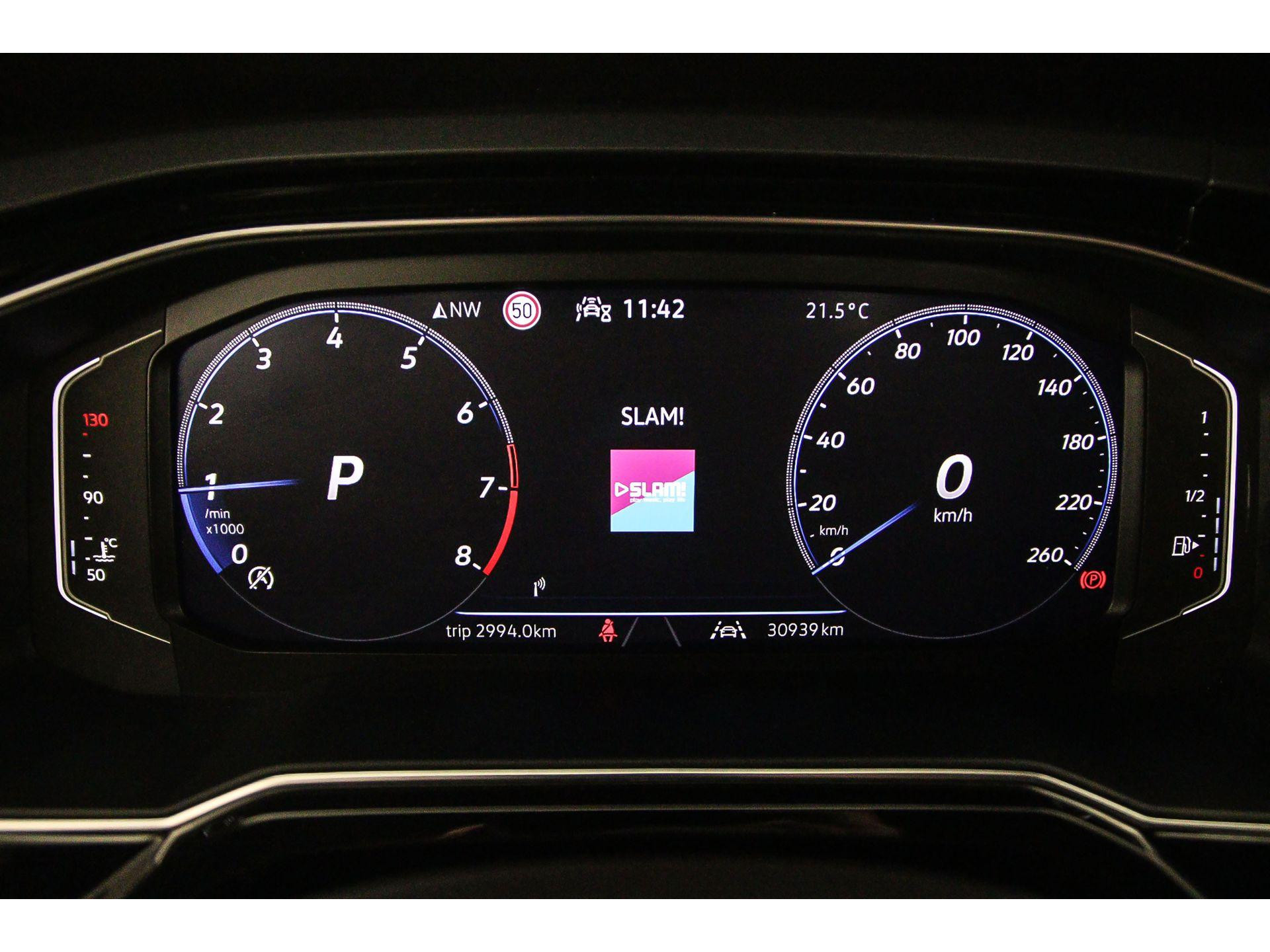 Digital Cockpit Pro (26 cm)