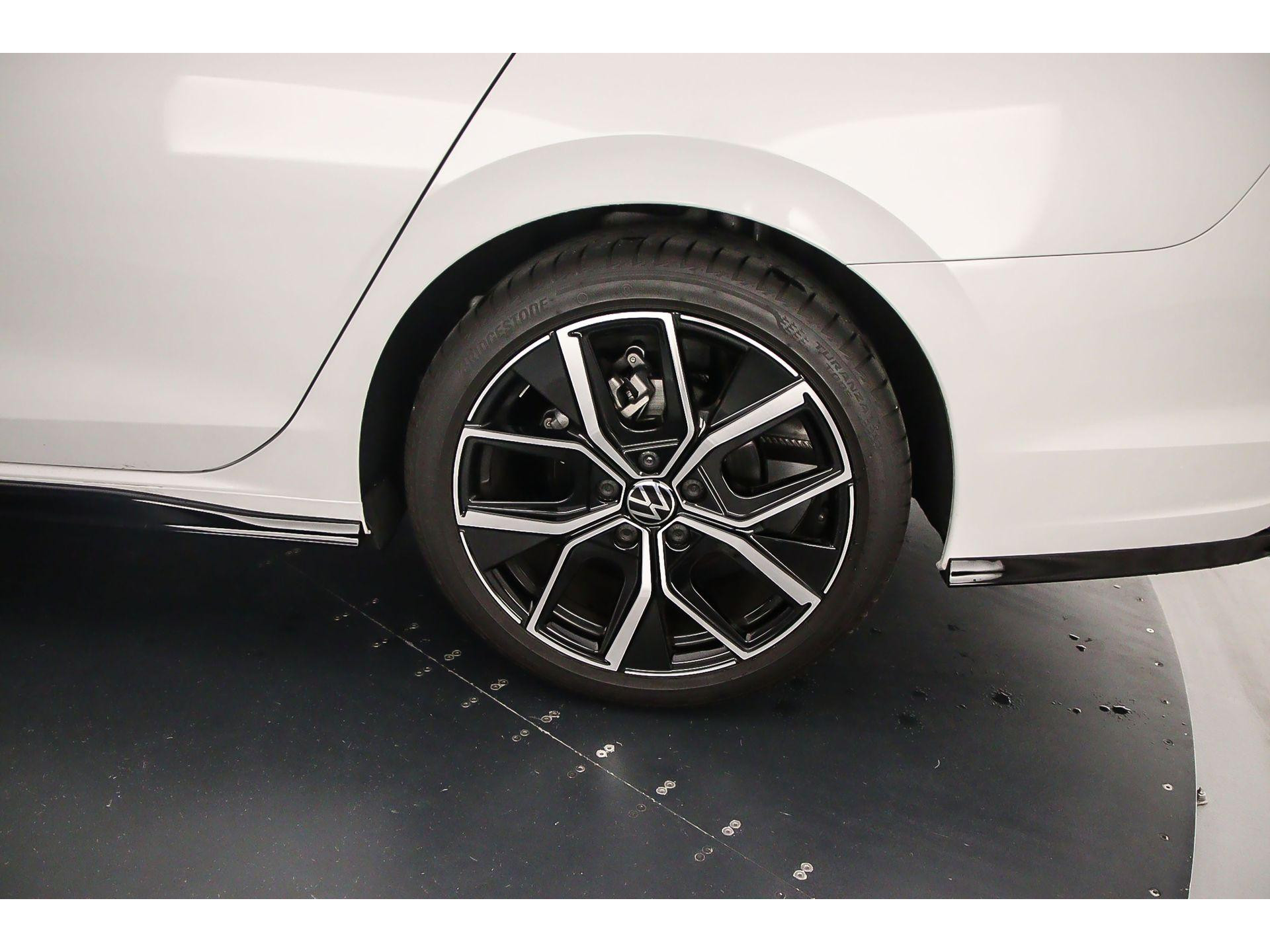 Velgen 'Leeds', 18 inch lichtmetaal