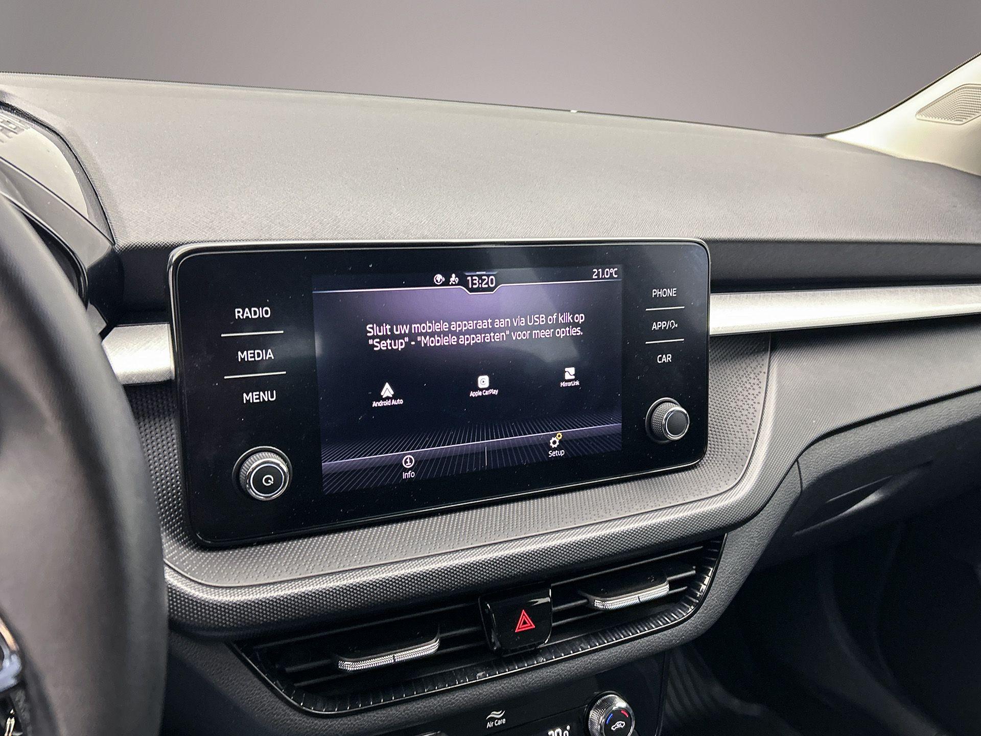 Apple Carplay/Android Auto