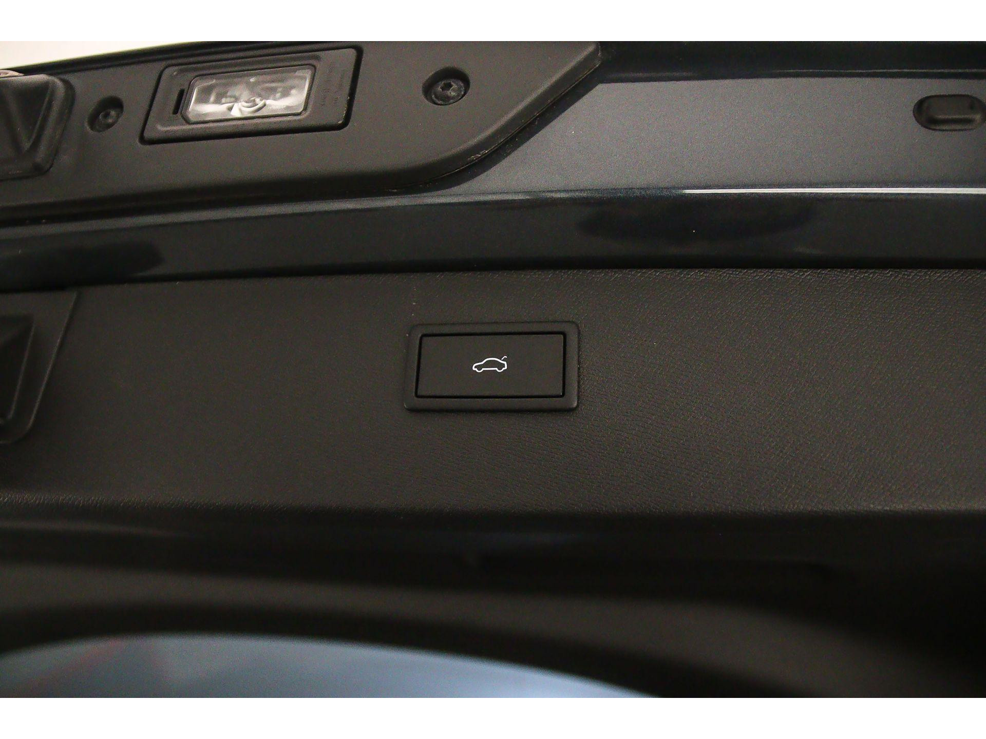 elektrisch bedienbare achterklep met sensorsturing