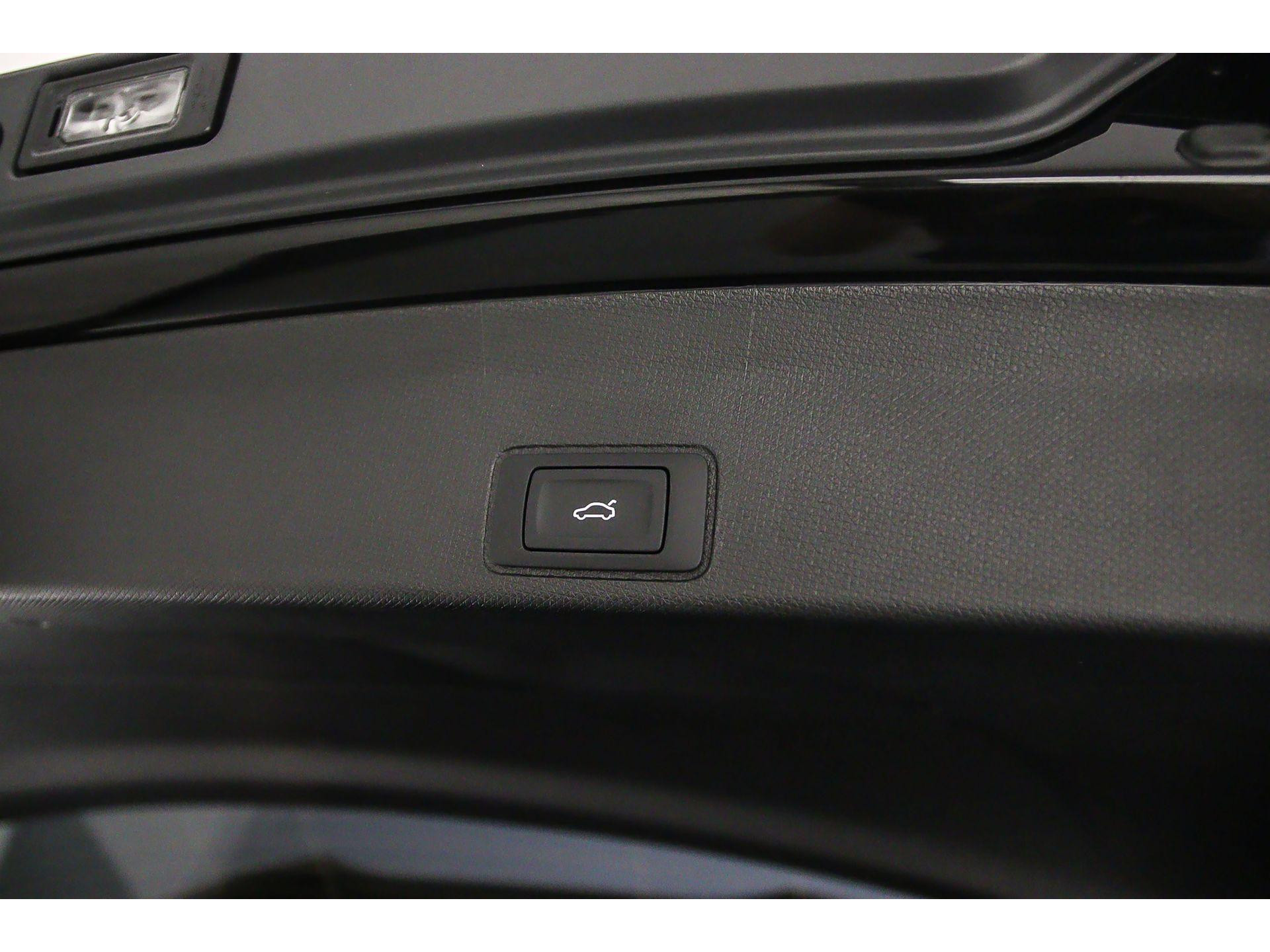 elektrisch bedienbare achterklep met sensorsturing