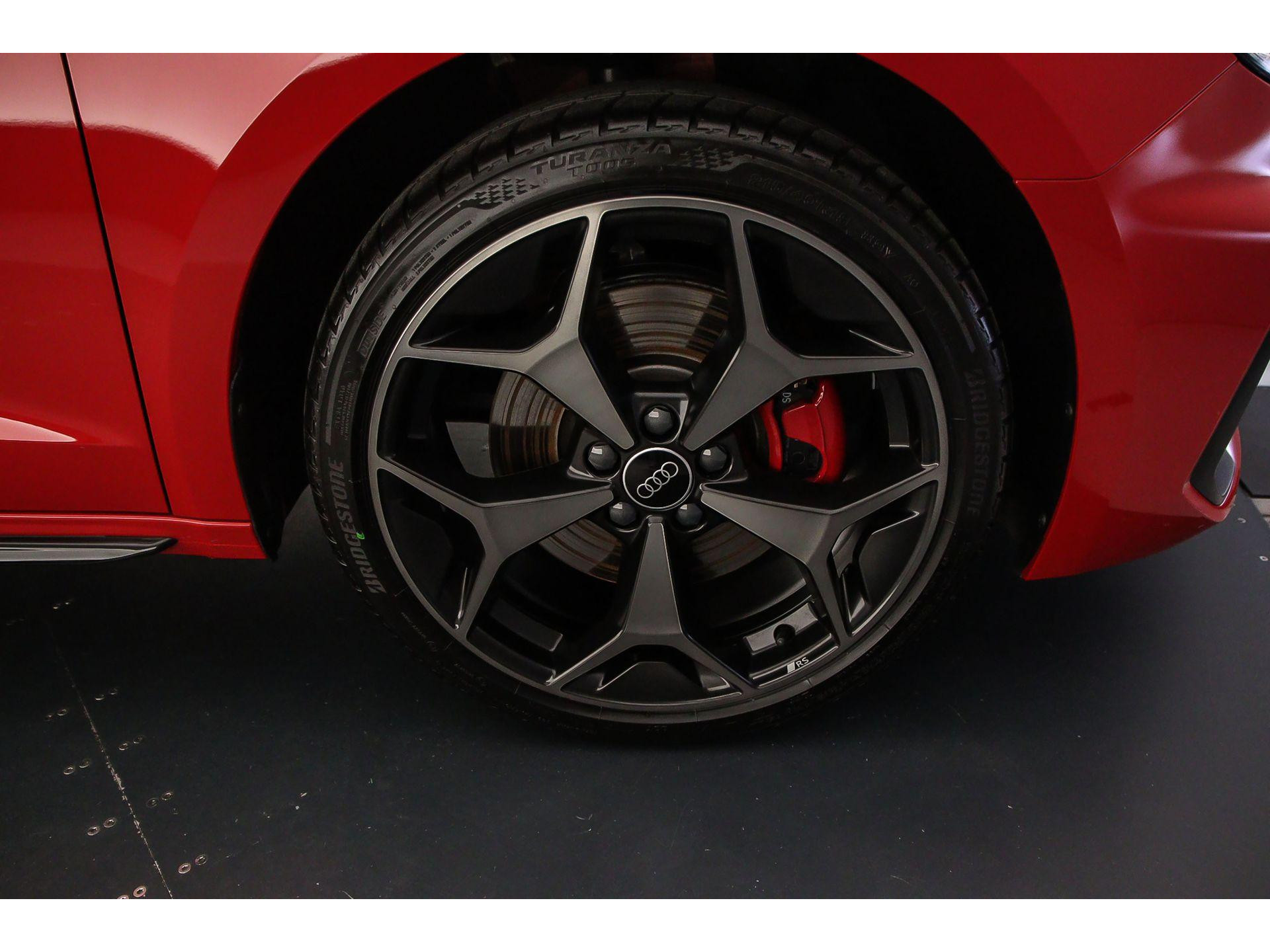 Velgen Audi Sport, 5-Y-spaak, zwart metallic, glansgedraaid, donker gemaakt, 7,5Jx18, bandenmaat 215/40 R18