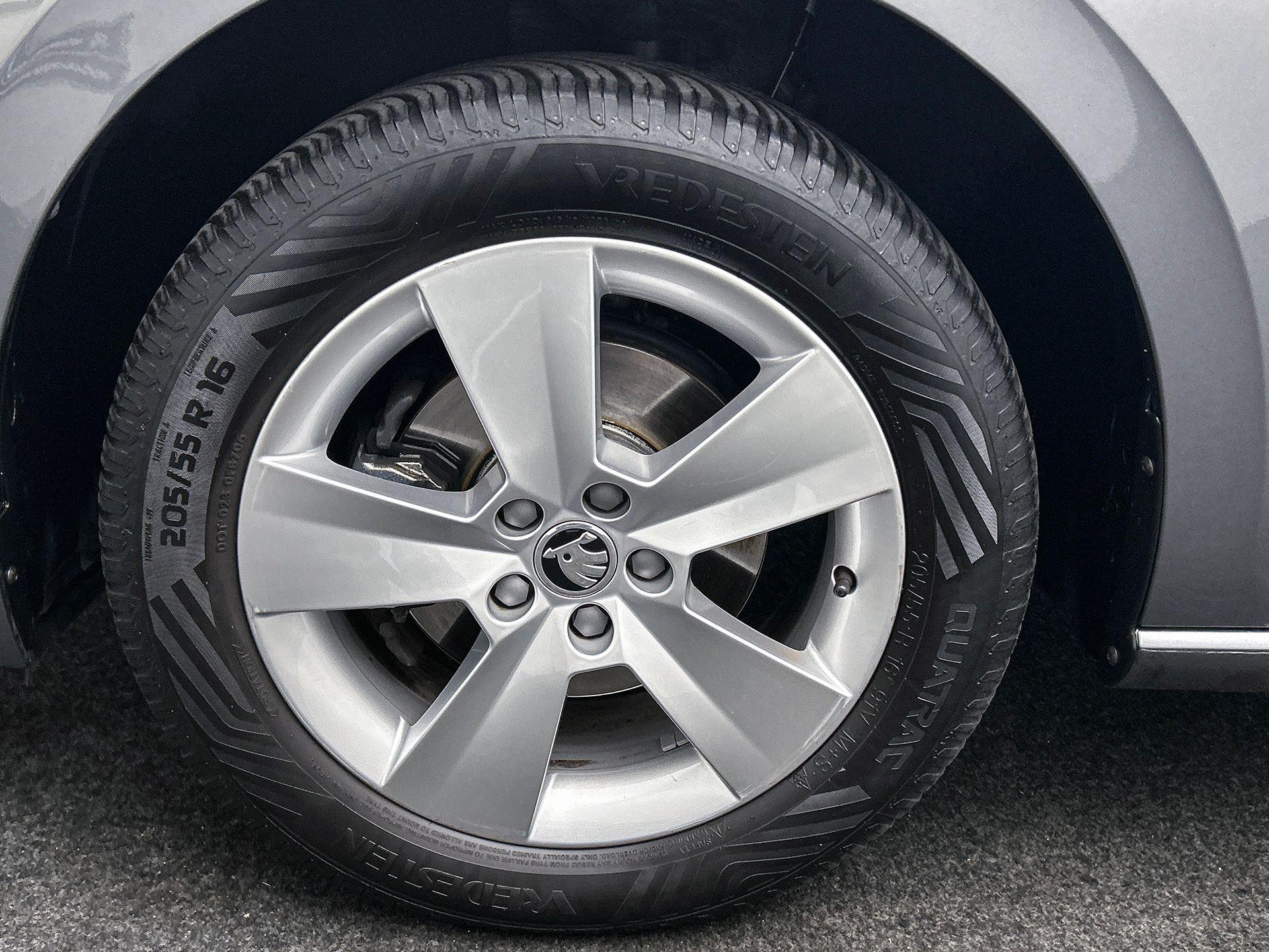 Lichtmetalen velgen 16" 'Orion'