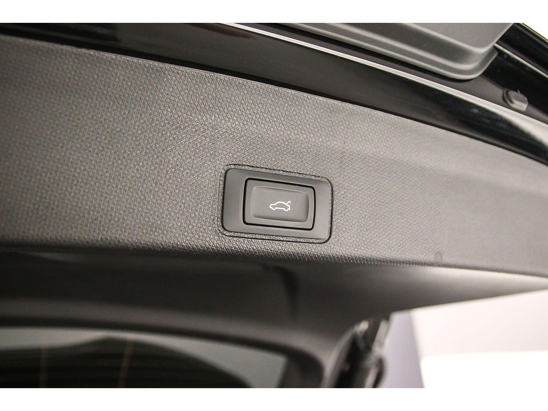 elektrisch bedienbare achterklep met sensorsturing