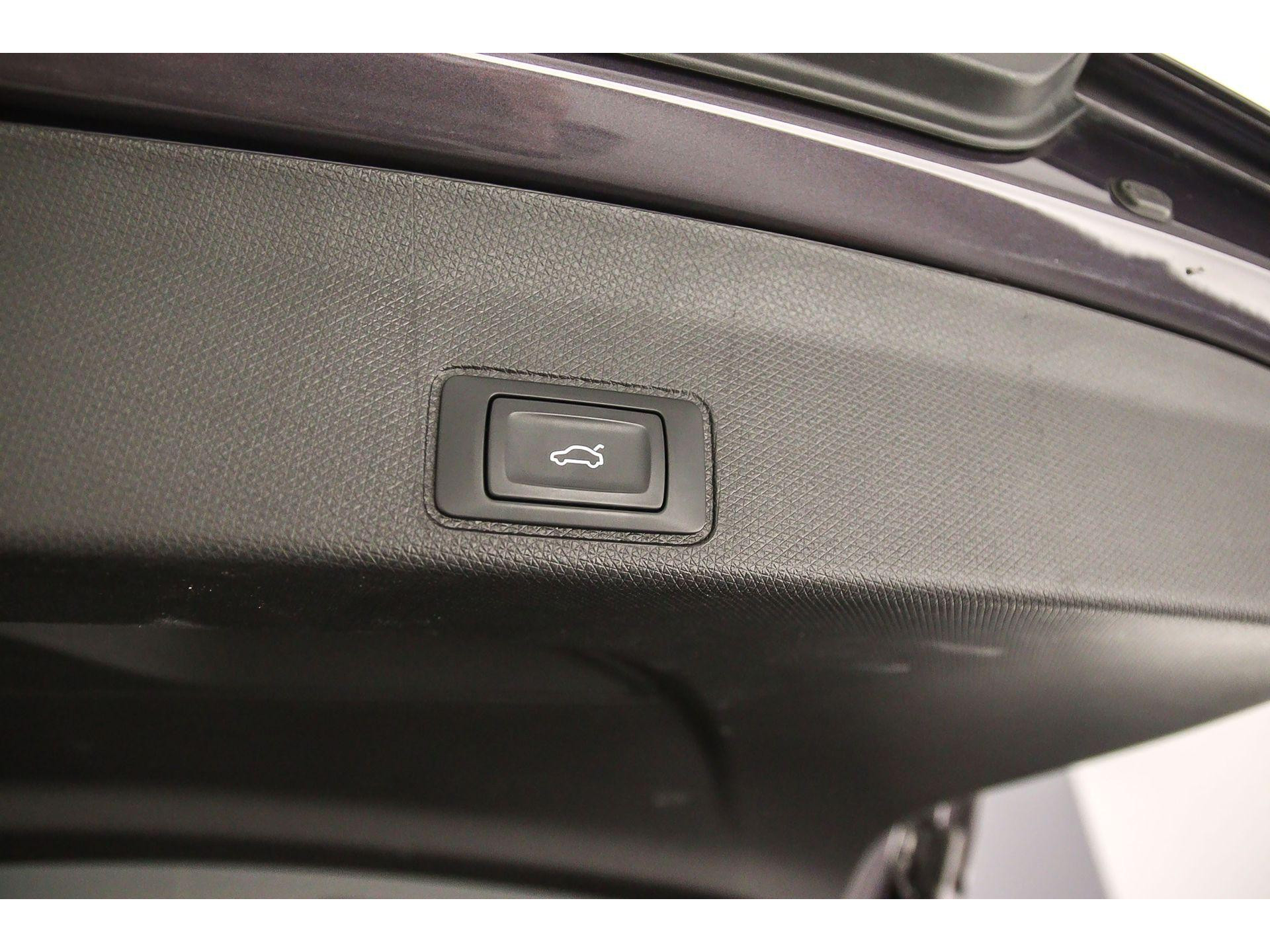 elektrisch bedienbare achterklep met sensorsturing