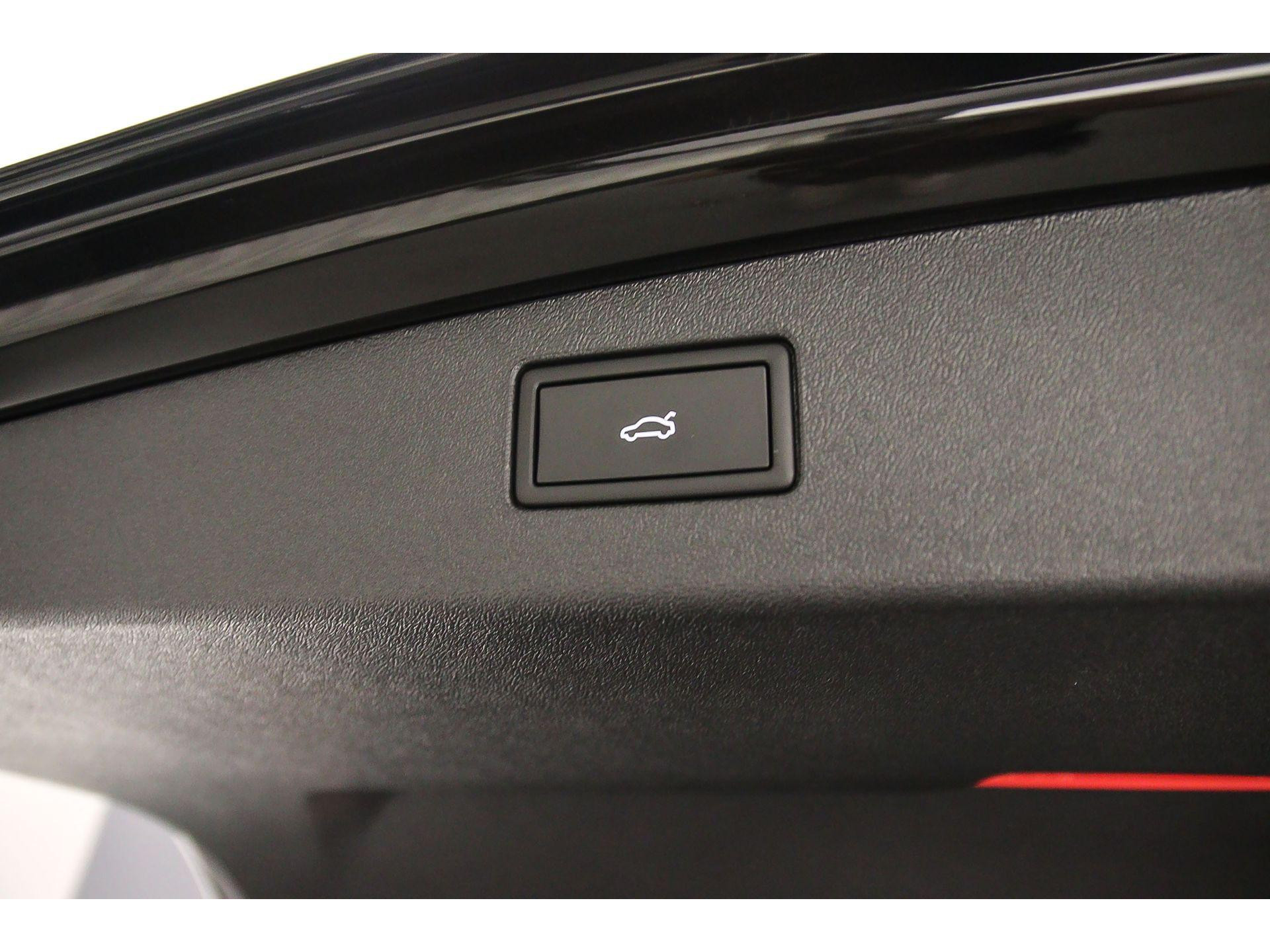 elektrisch bedienbare achterklep met sensorsturing