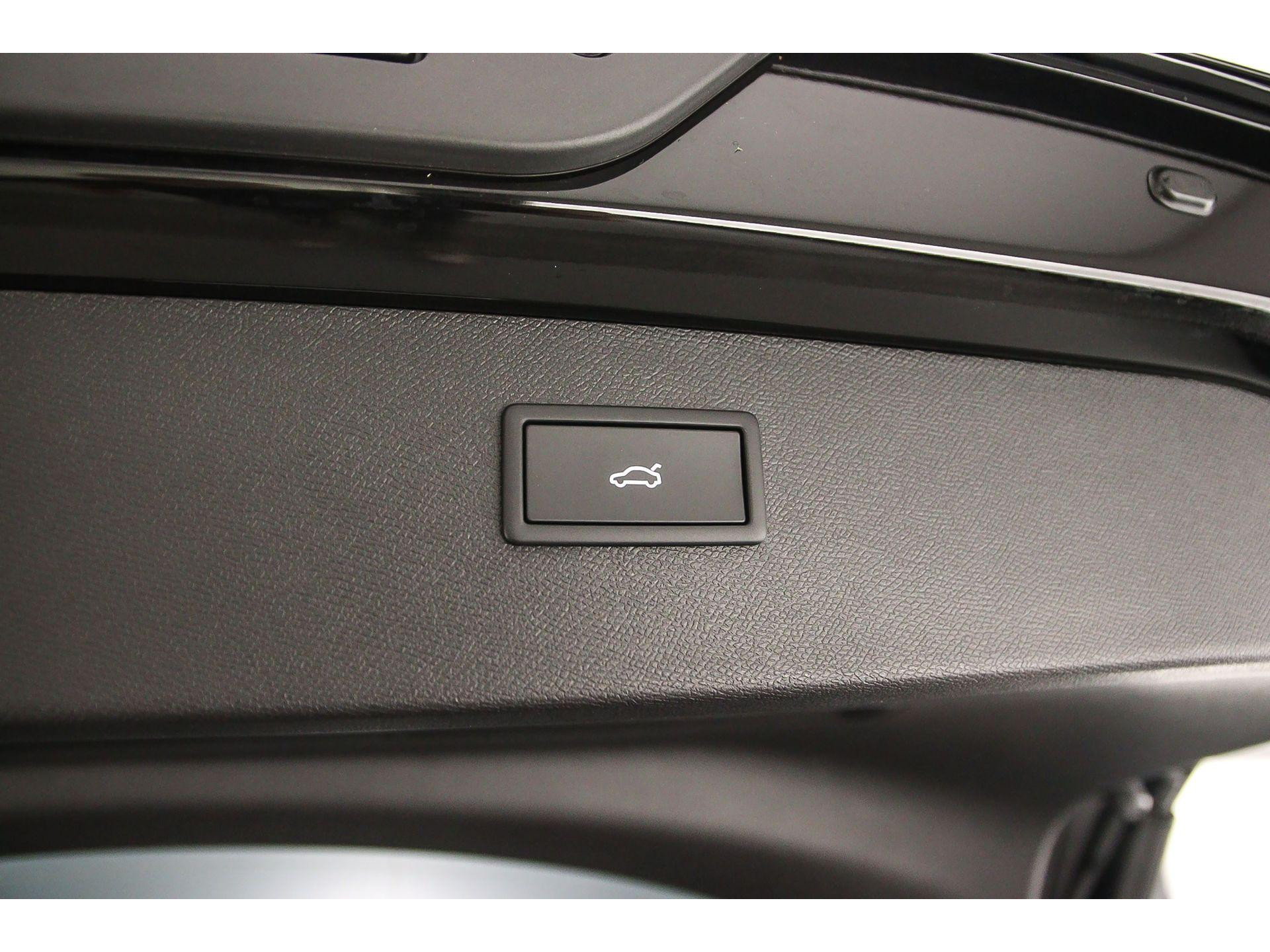 elektrisch bedienbare achterklep met sensorsturing