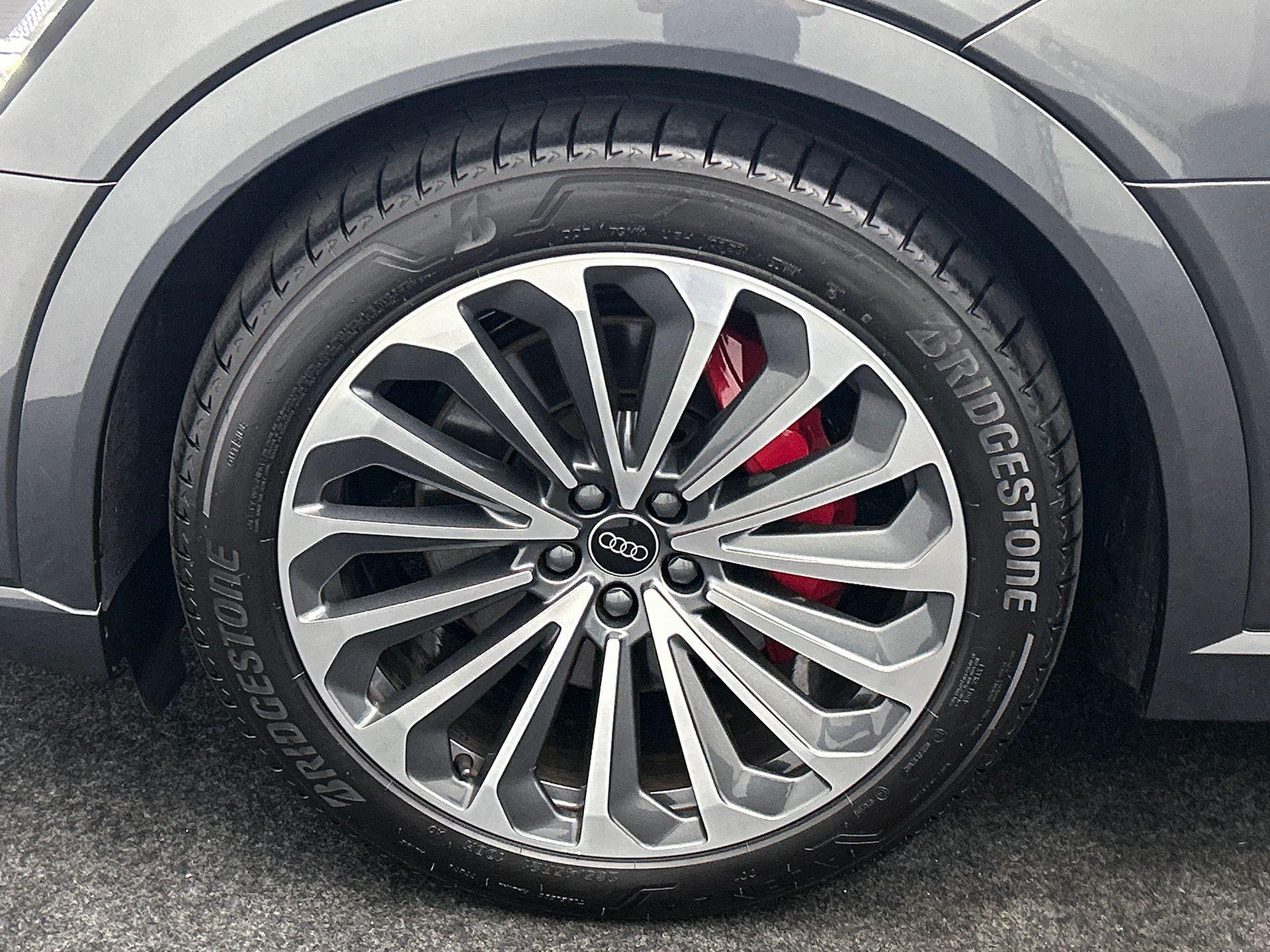 Velgen, gegoten lichtmetaal "5-arm-tornado"-design