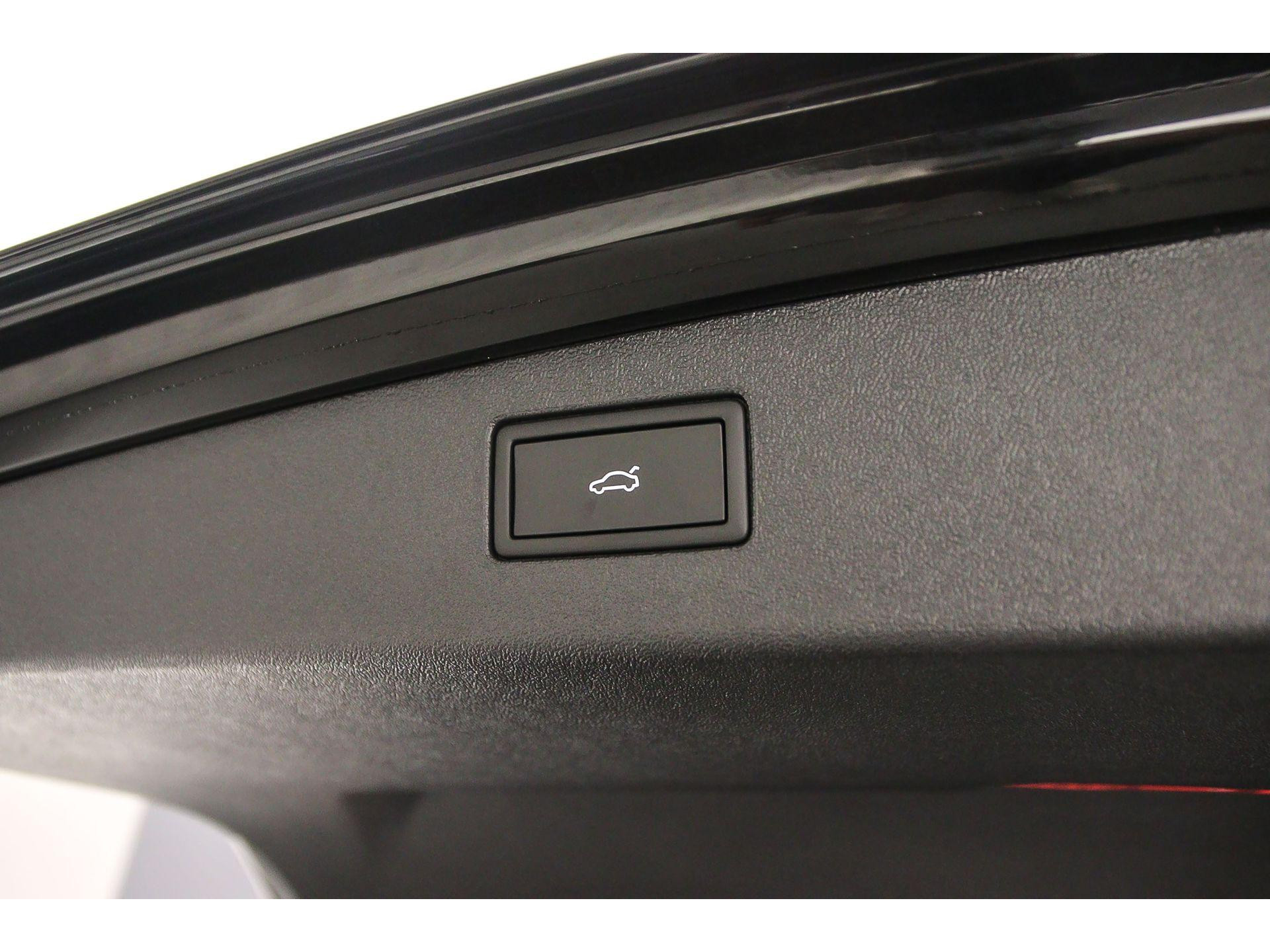 elektrisch bedienbare achterklep met sensorsturing