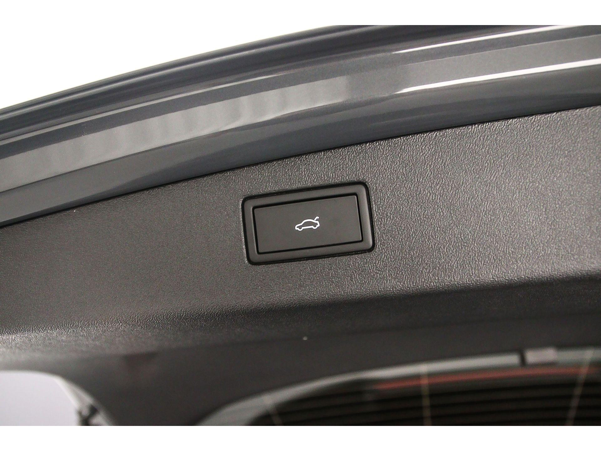 elektrisch bedienbare achterklep met sensorsturing