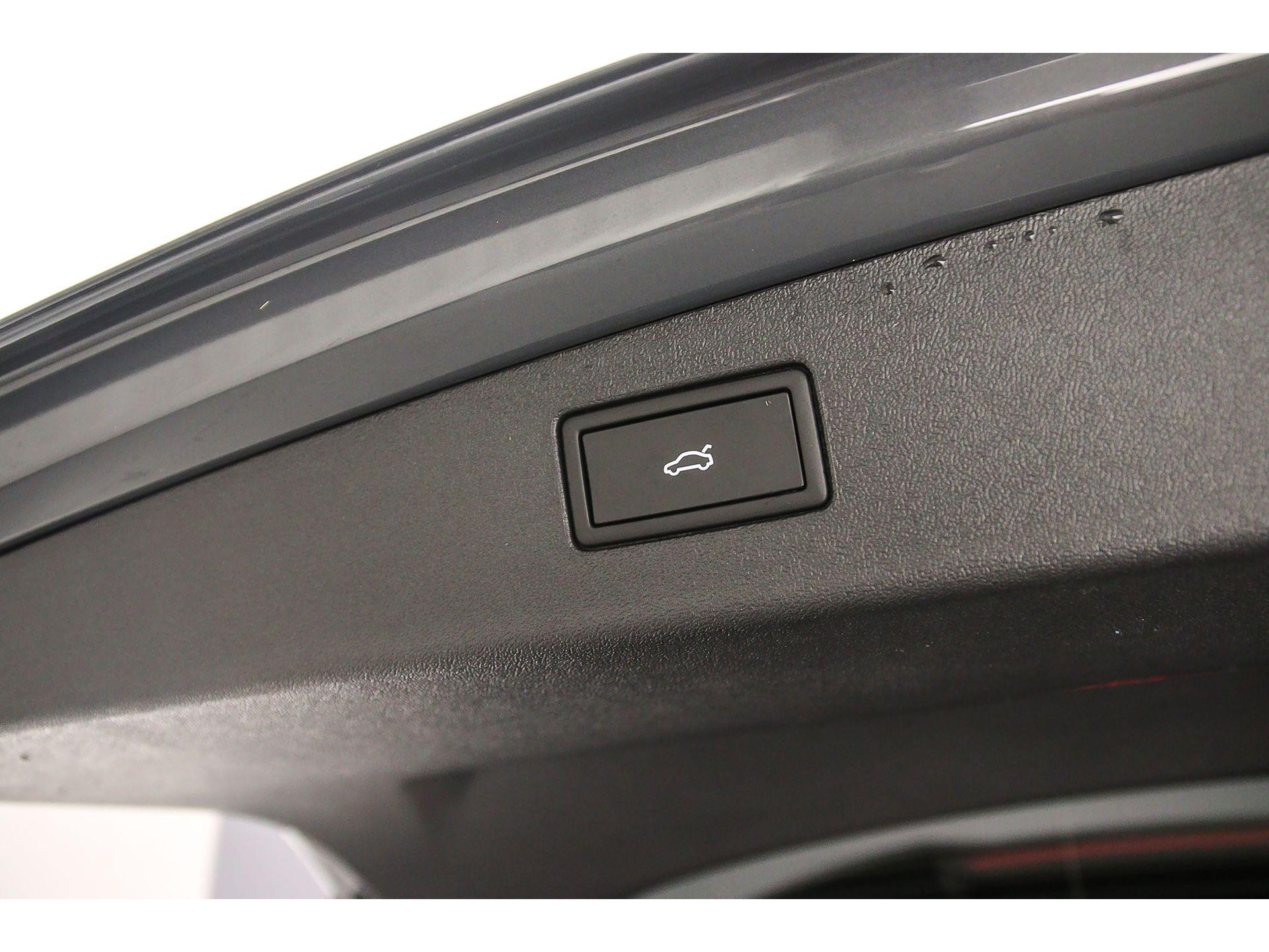 elektrisch bedienbare achterklep met sensorsturing