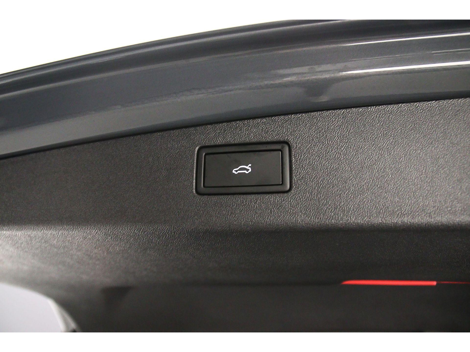 elektrisch bedienbare achterklep met sensorsturing