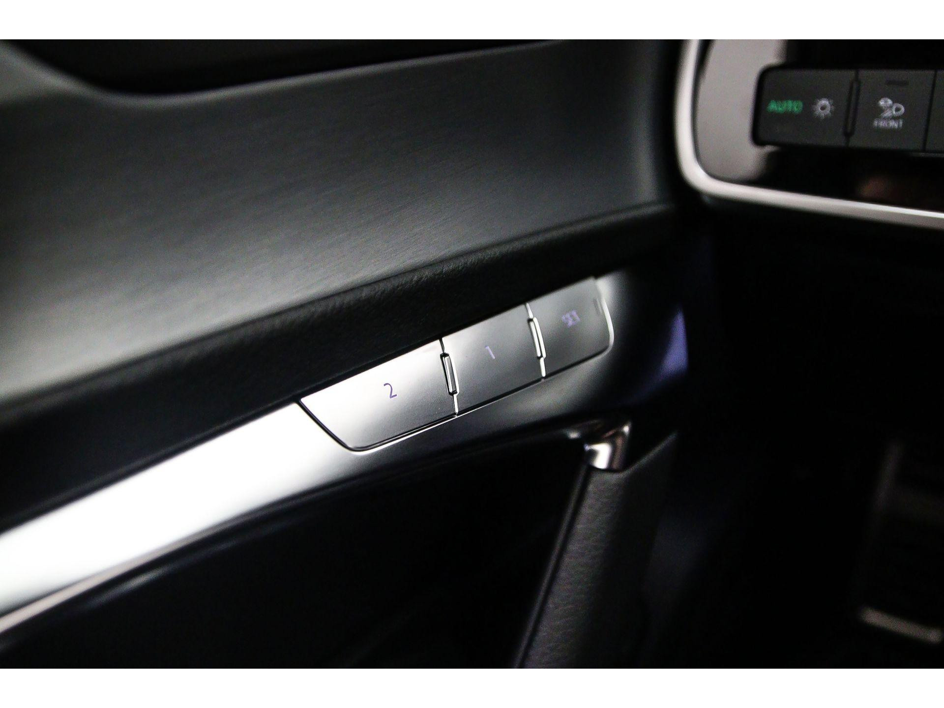 Elektrisch verstelbare voorstoelen met geheugenfunctie voor de bestuurdersstoel