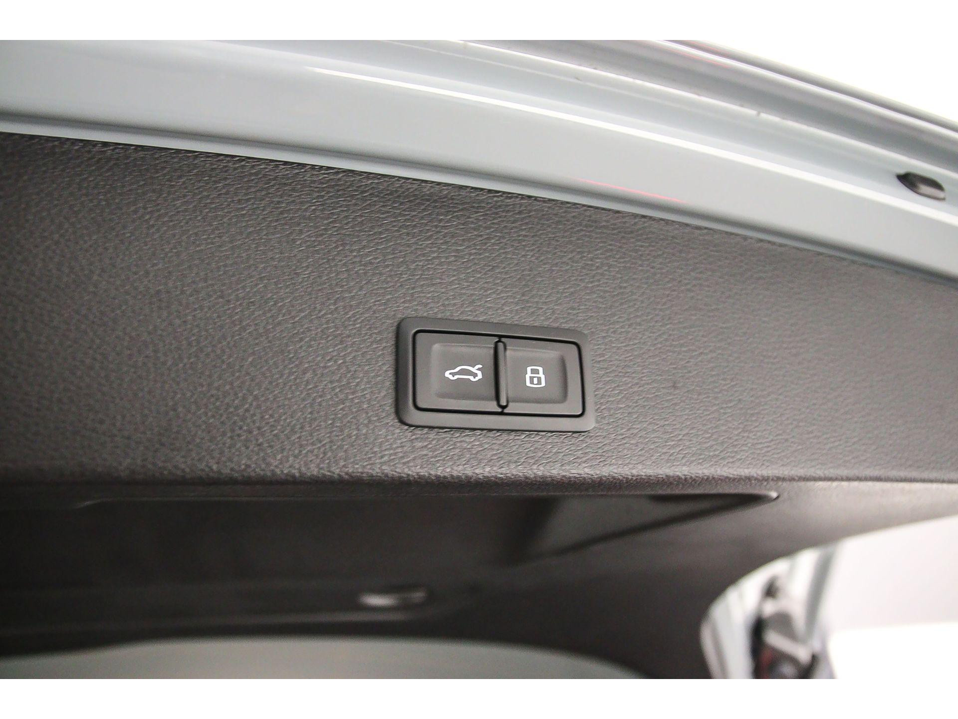 Achterklep, automatisch bedienbaar (openen/sluiten)