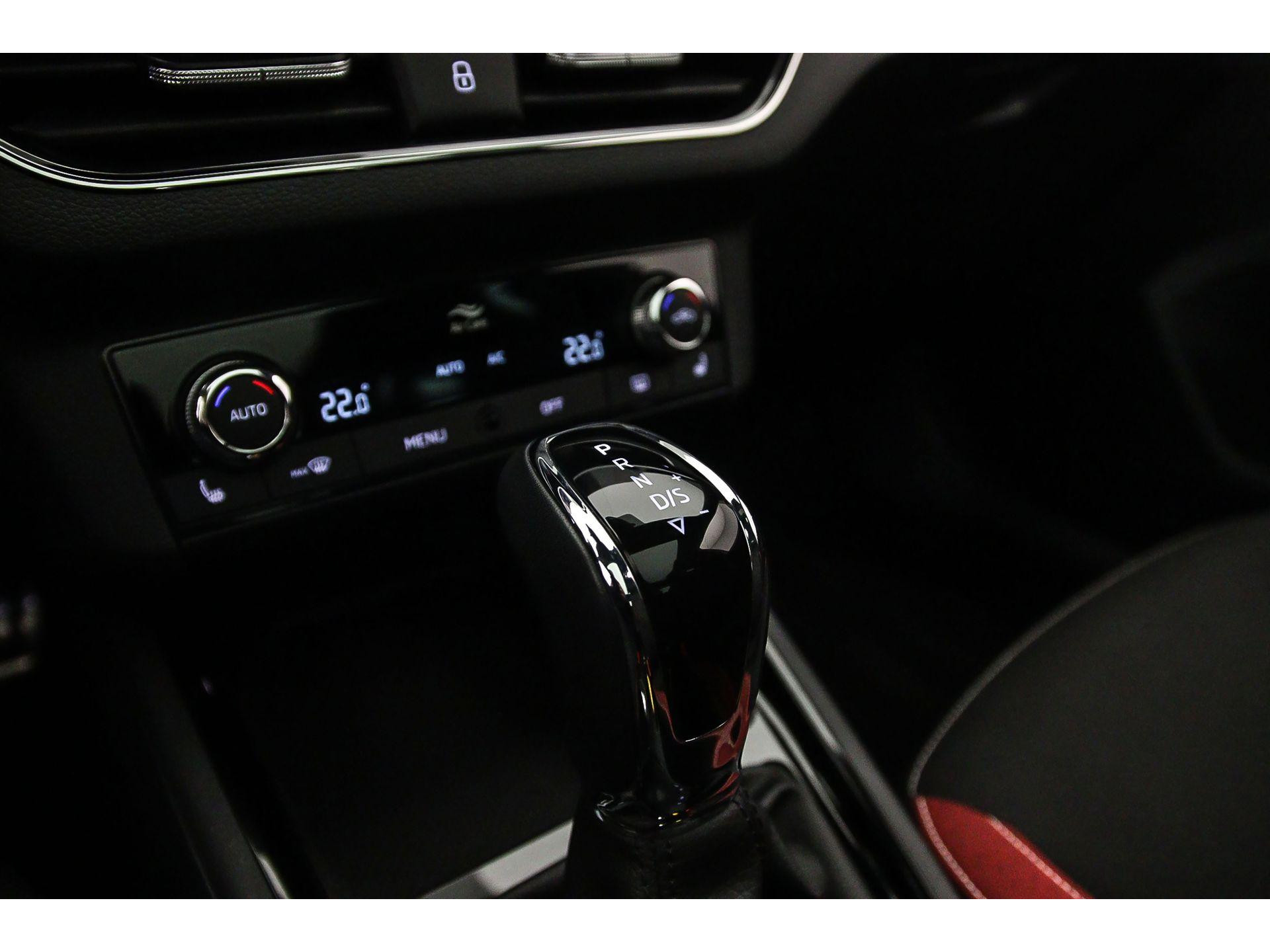 Climatronic (elektronisch geregelde airconditioning met vochtigheidssensor) en automatisch dimmende binnenspiegel