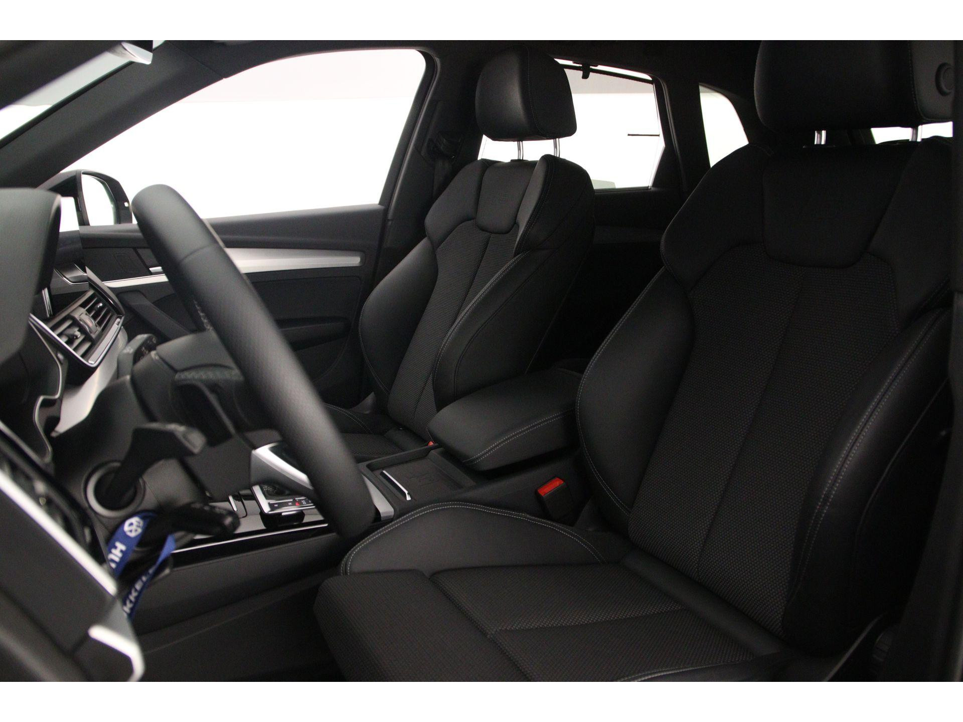 Hemelbekleding in zwart