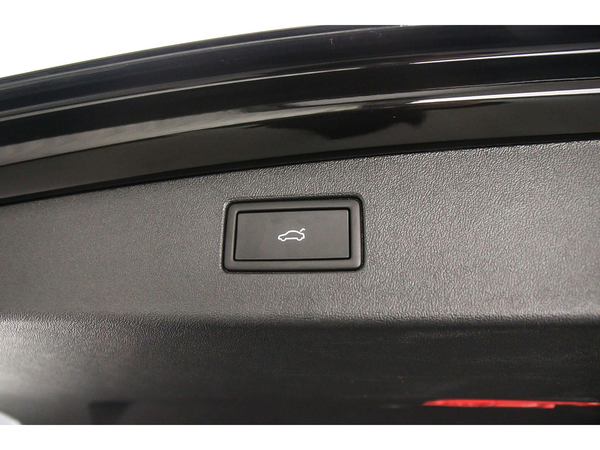 elektrisch bedienbare achterklep met sensorsturing