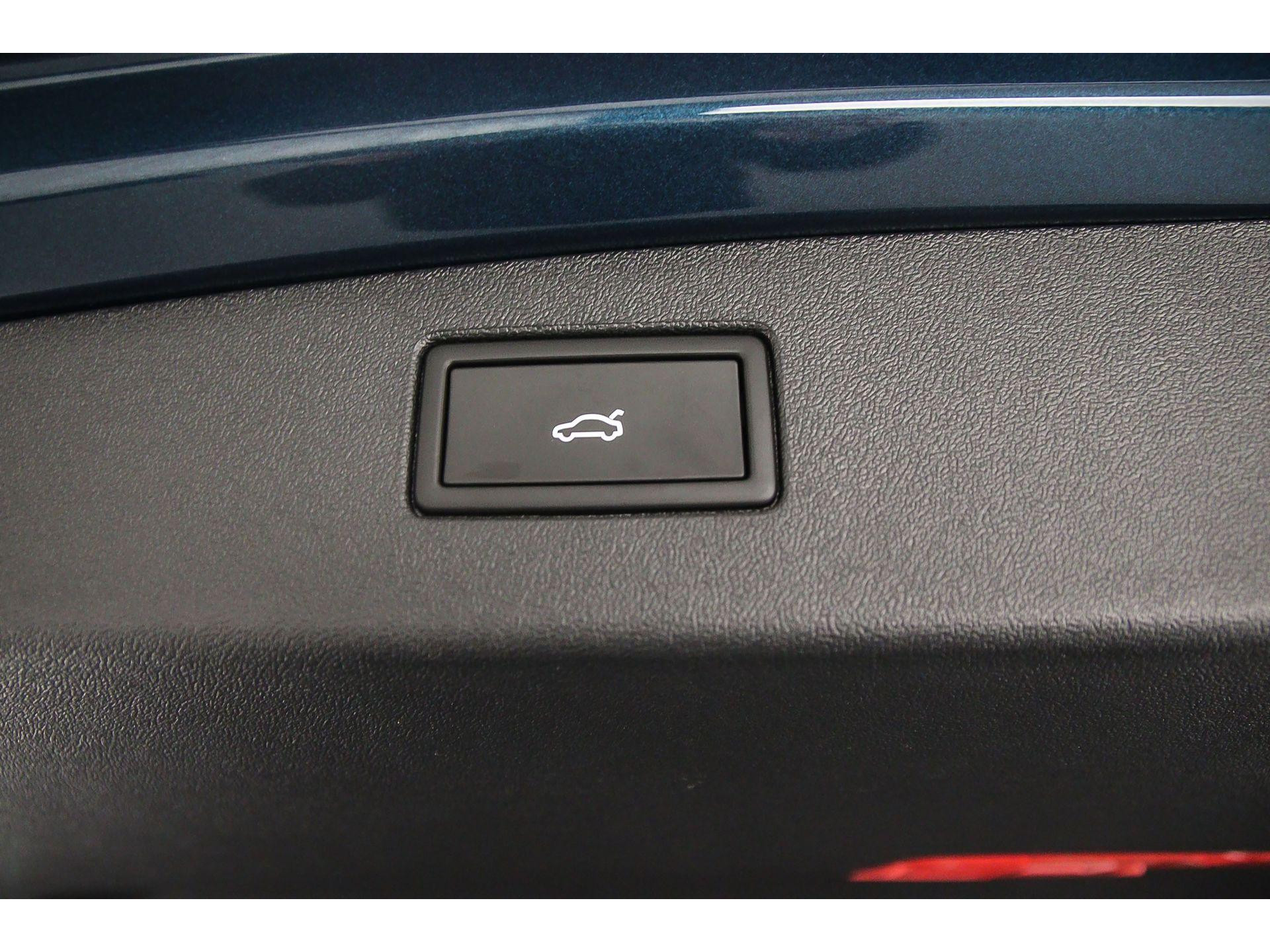 elektrisch bedienbare achterklep met sensorsturing