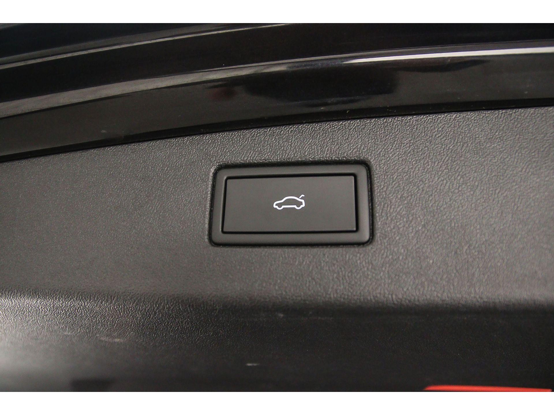 elektrisch bedienbare achterklep met sensorsturing