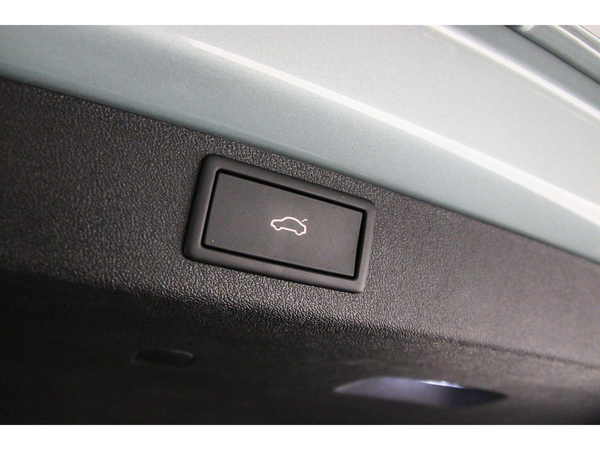 elektrisch bedienbare achterklep met sensorsturing