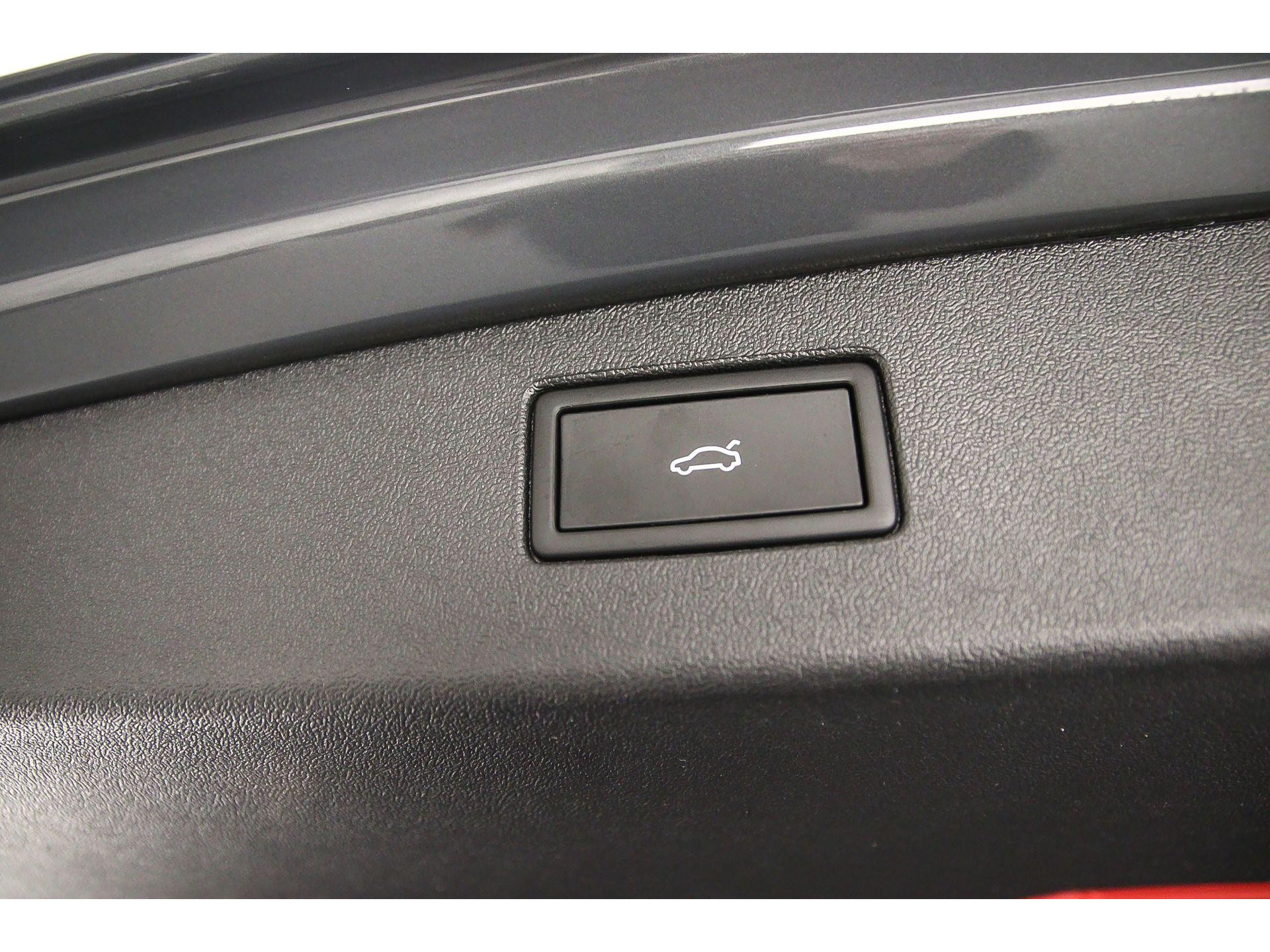 elektrisch bedienbare achterklep met sensorsturing