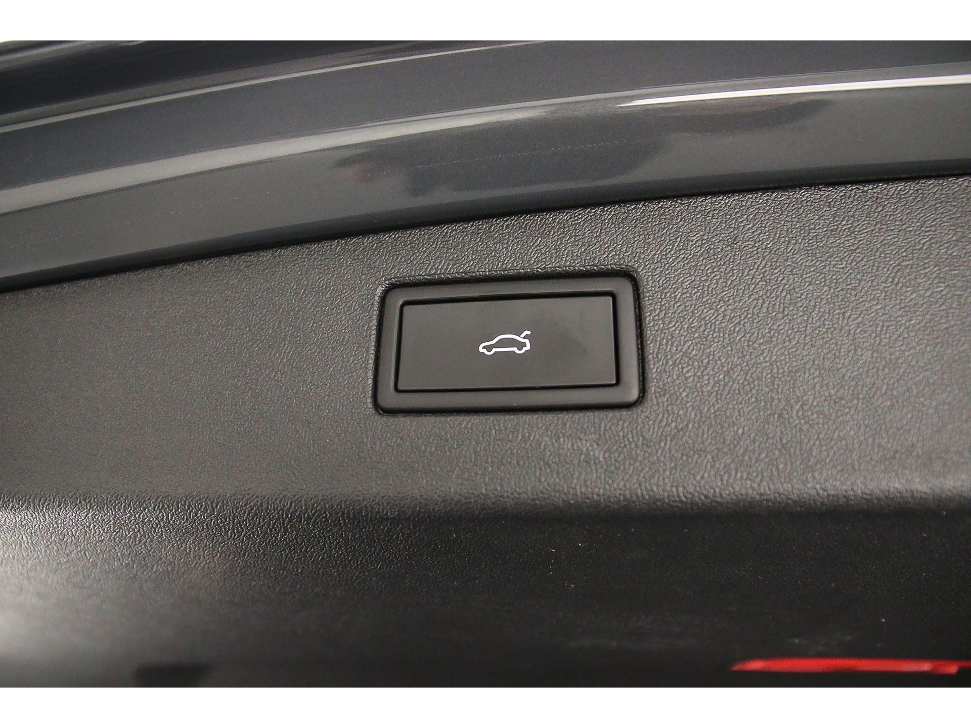 elektrisch bedienbare achterklep met sensorsturing