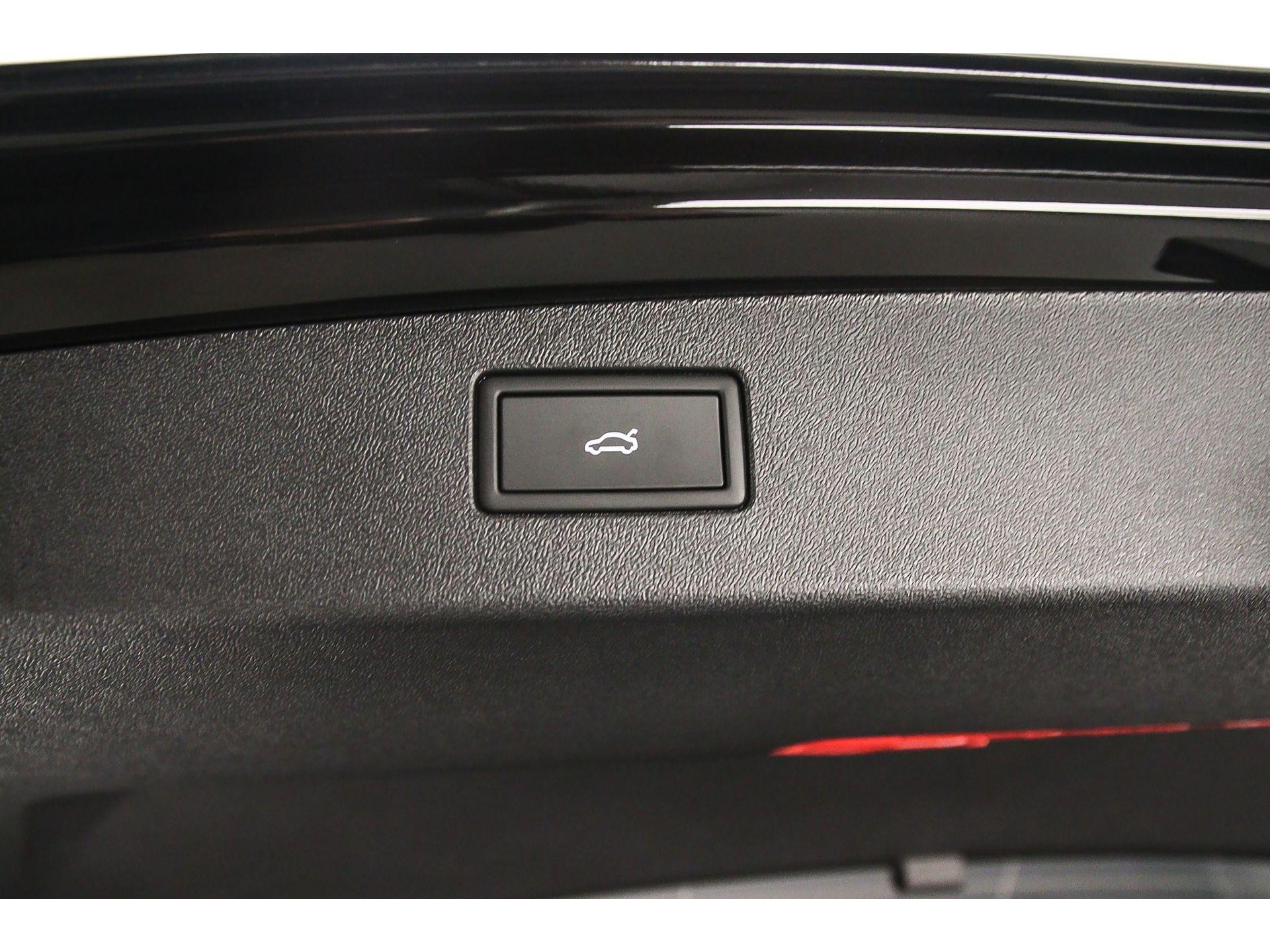 elektrisch bedienbare achterklep met sensorsturing