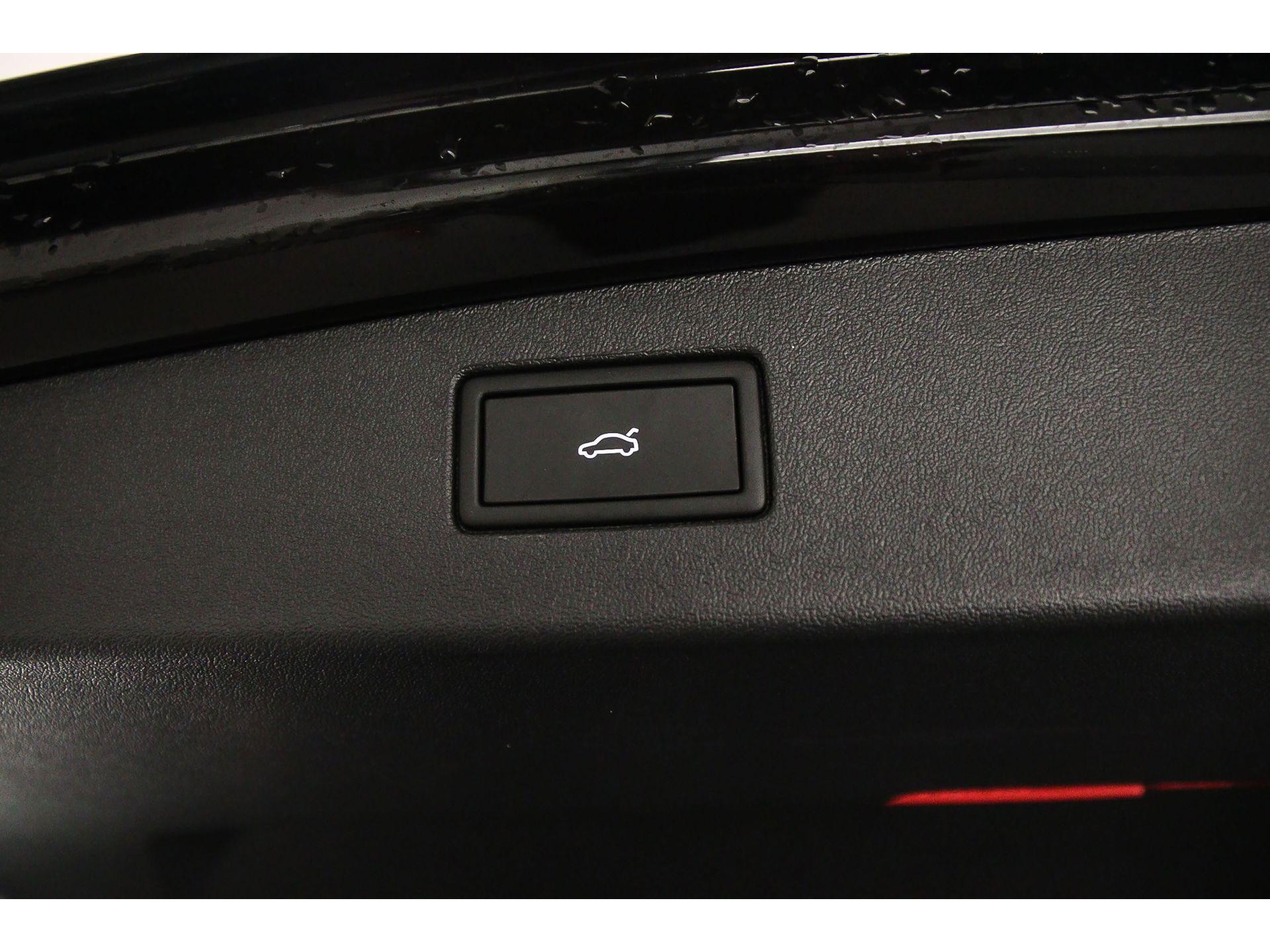 elektrisch bedienbare achterklep met sensorsturing