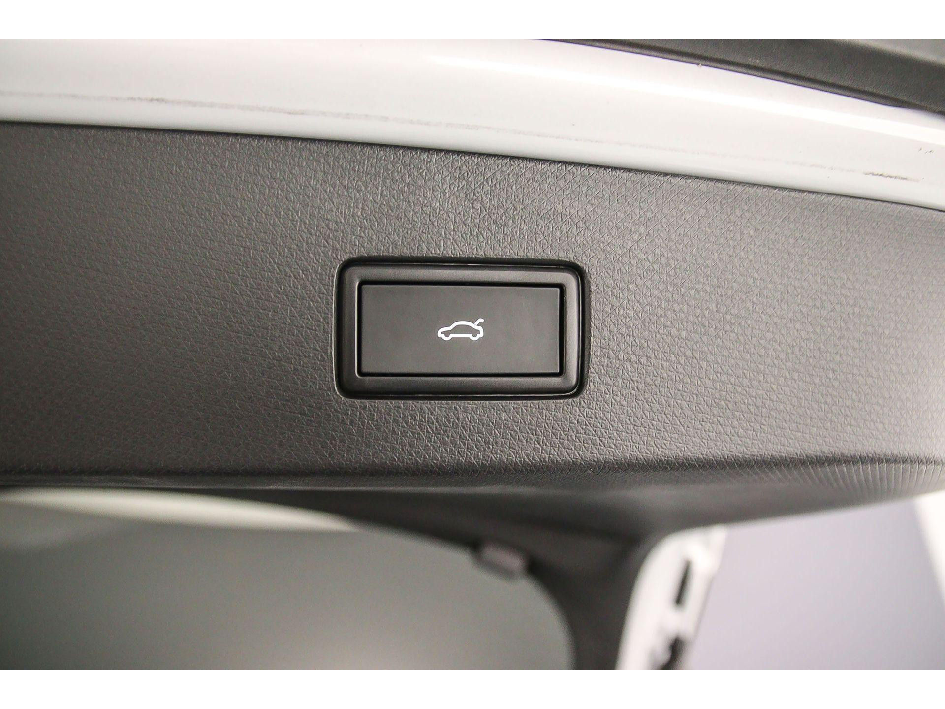 elektrisch bedienbare achterklep met sensorsturing