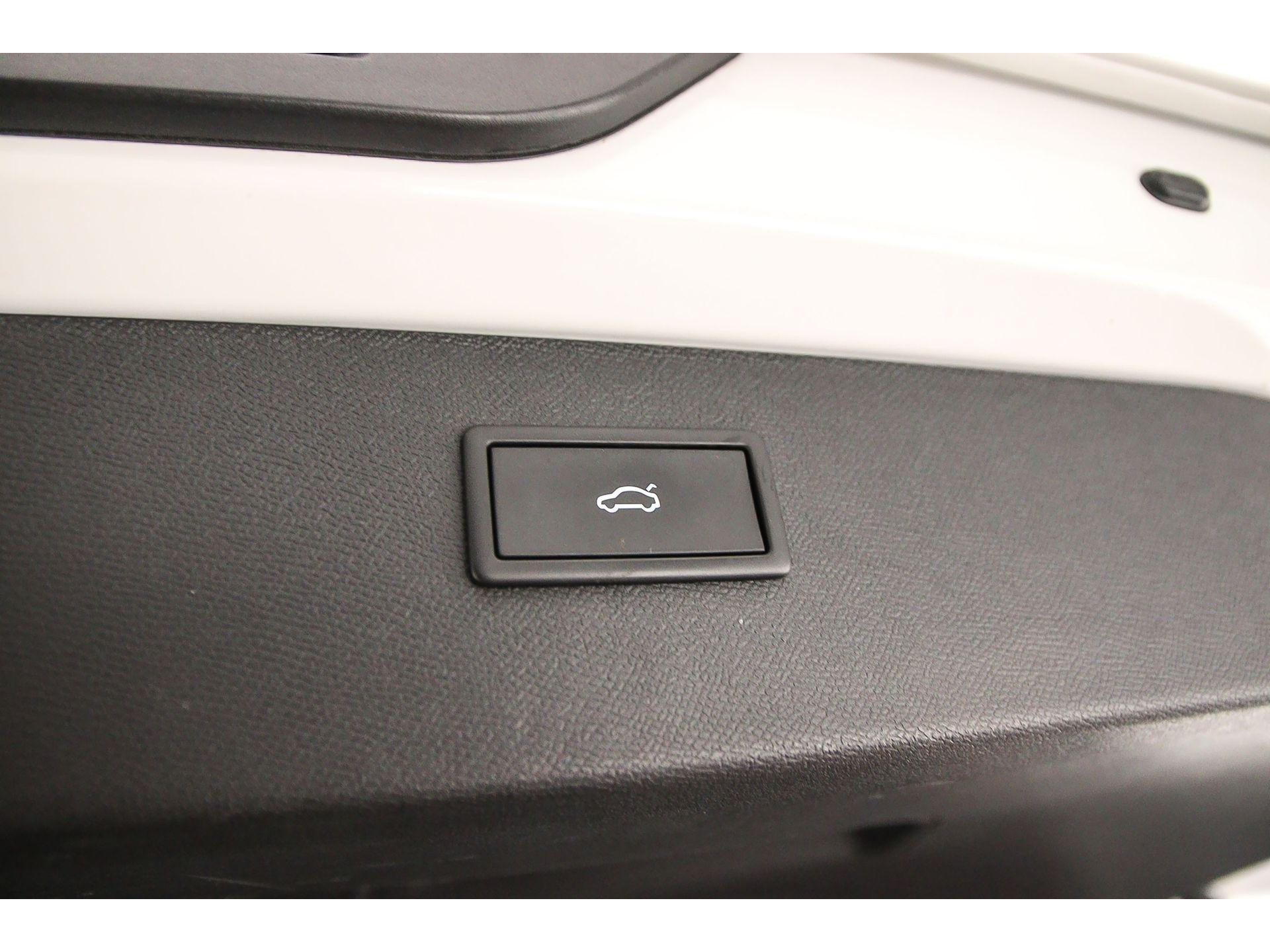 Elektrische bedienbare achterklep incl. voetbediening