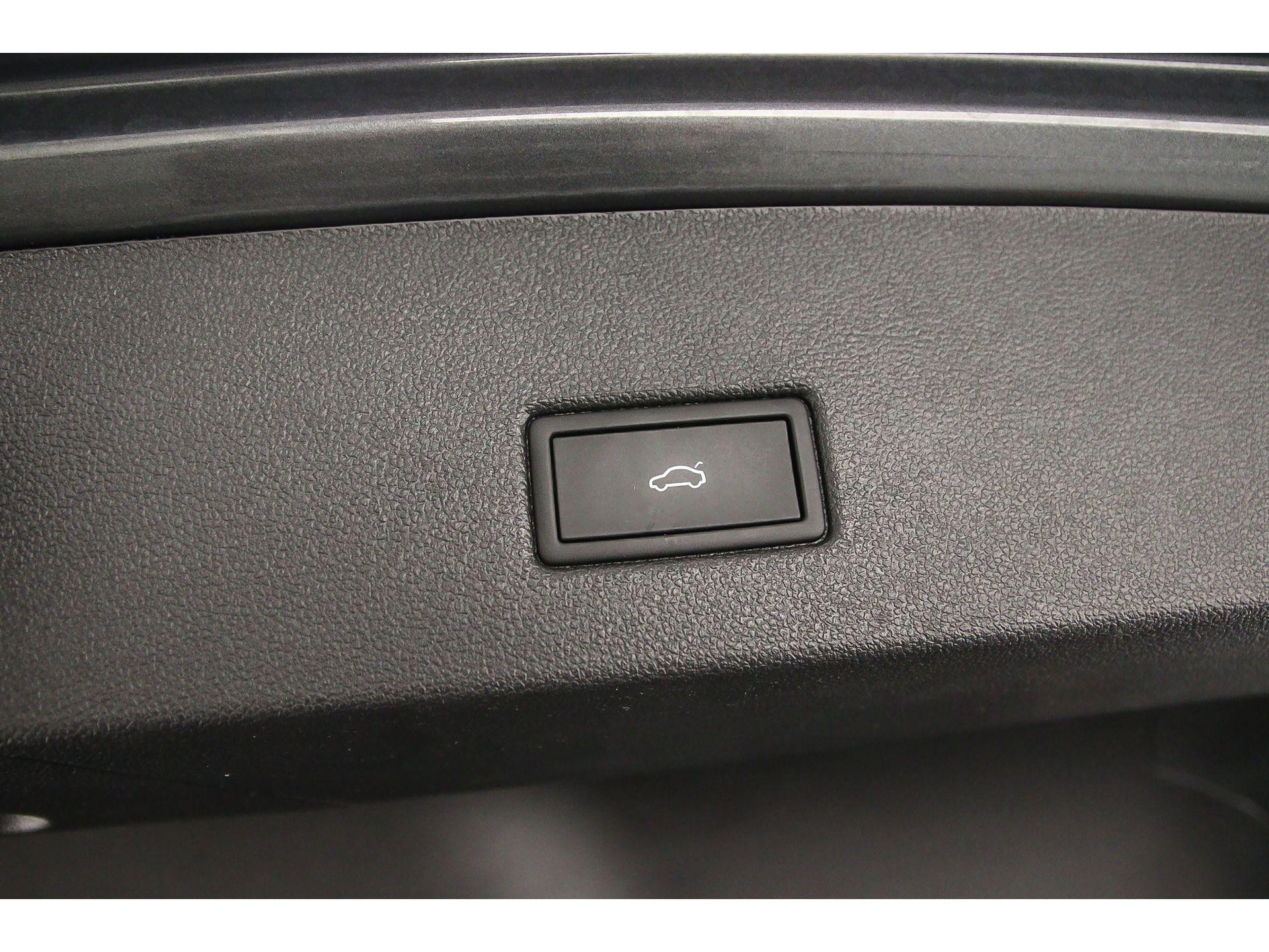 elektrisch bedienbare achterklep met sensorsturing