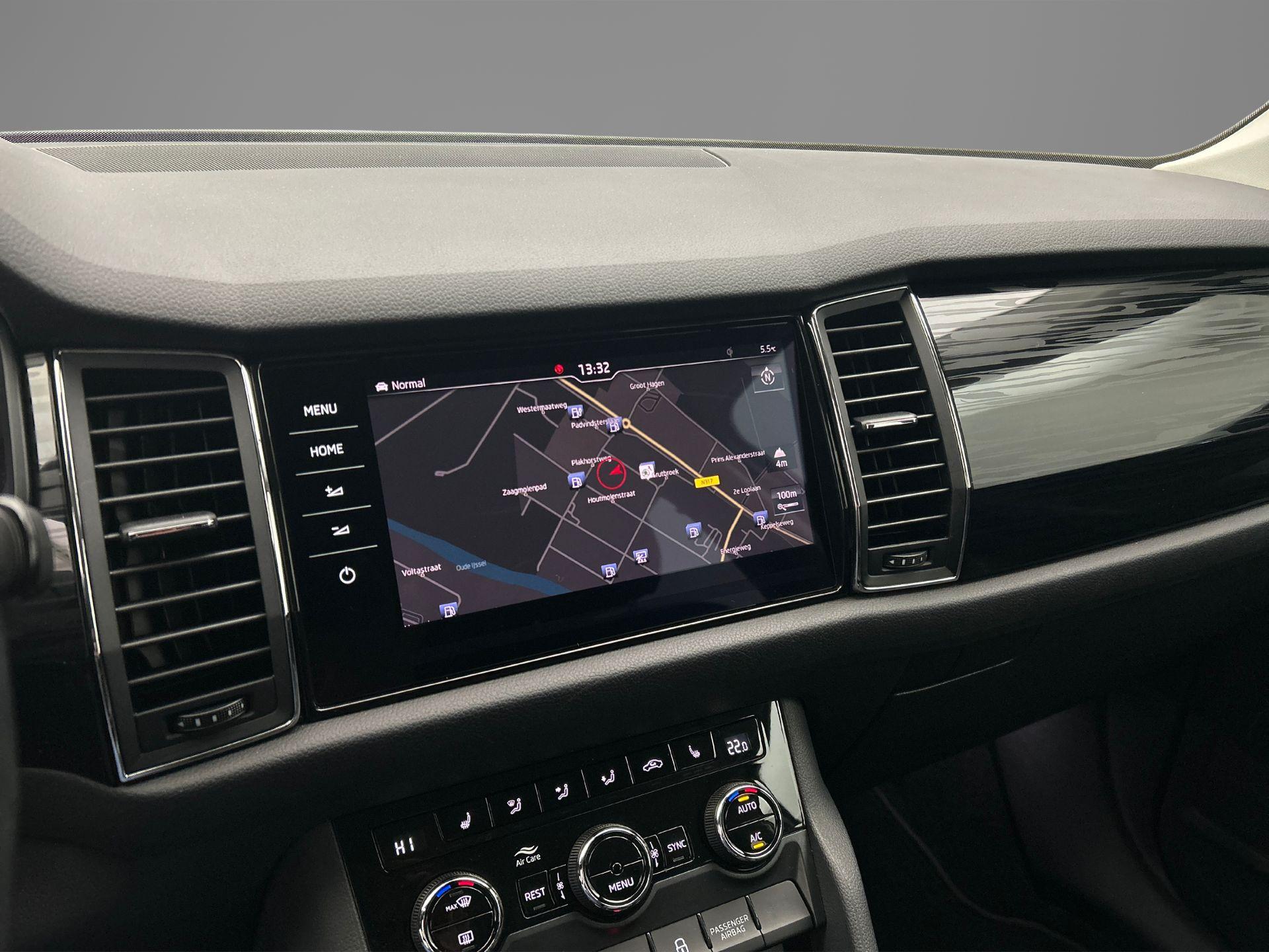 Navigatiesysteem Columbus met 9,2" kleurentouchscreen, lifetime Mapcare en voice control