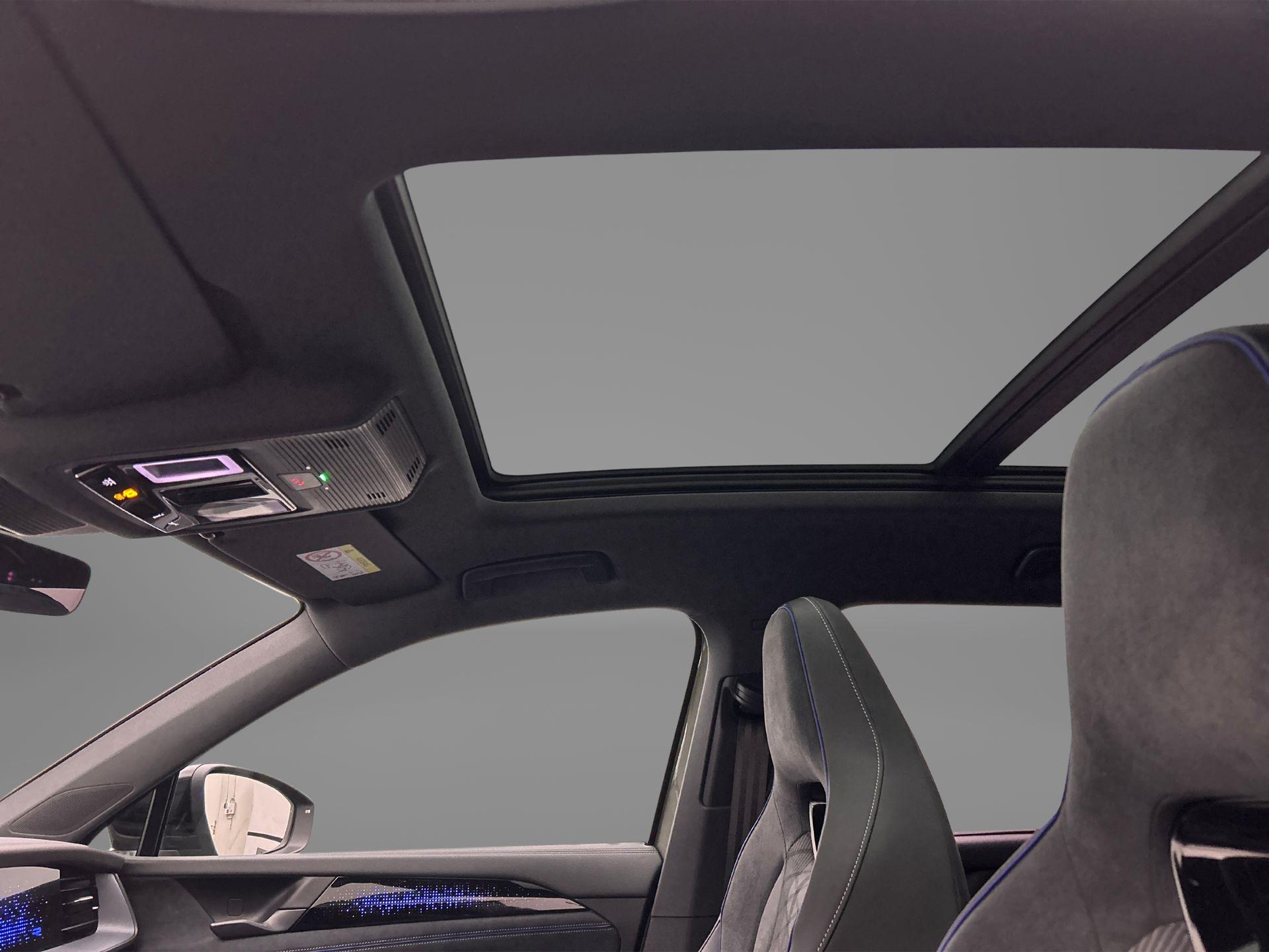 Panoramisch schuif-, kanteldak, elektrisch bedienbaar