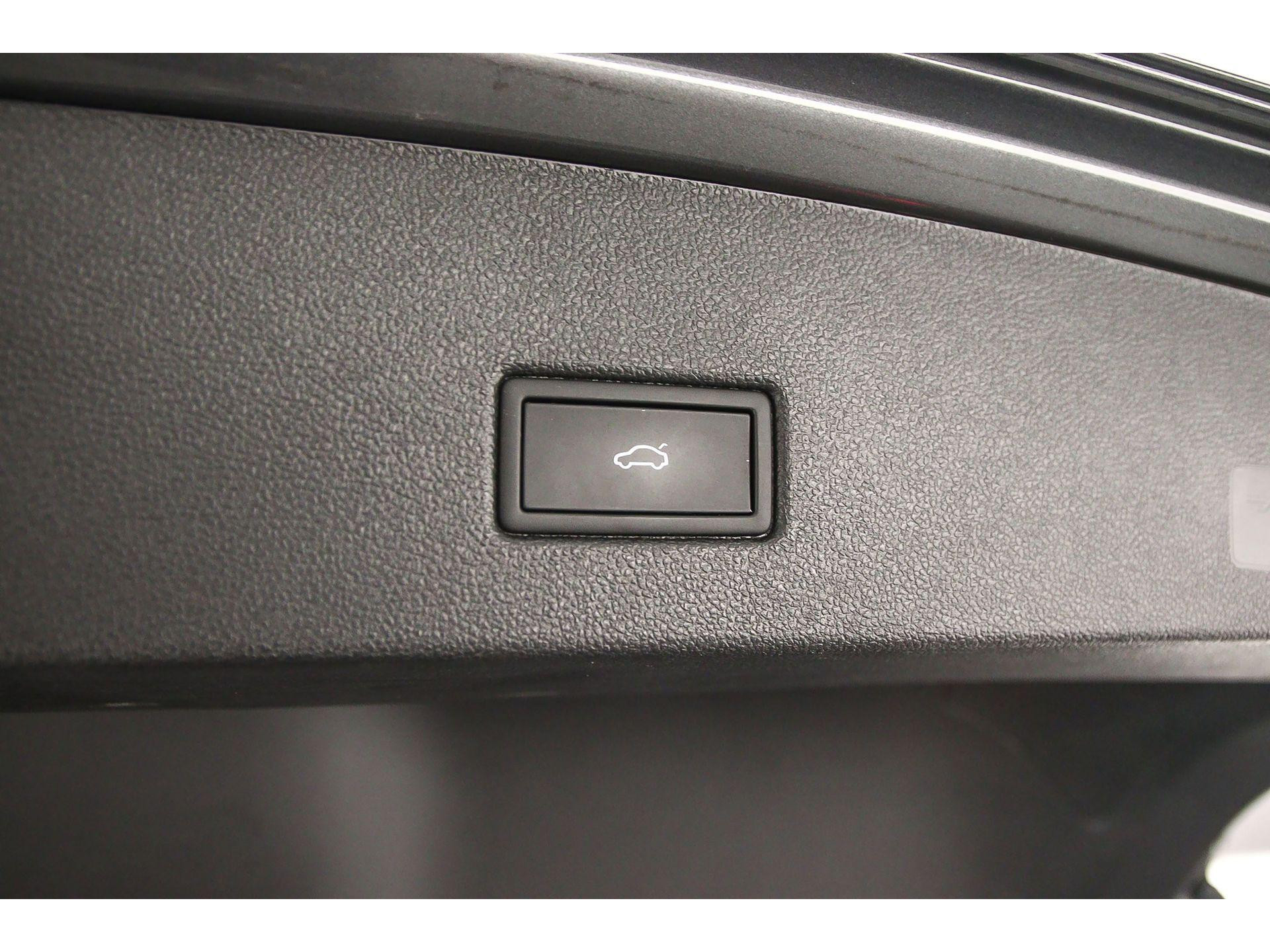 elektrisch bedienbare achterklep met sensorsturing