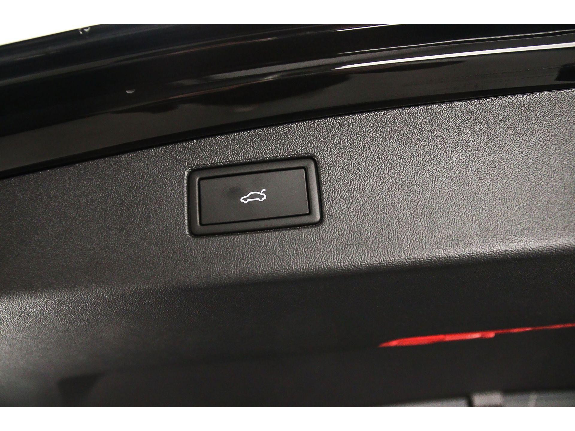 elektrisch bedienbare achterklep met sensorsturing